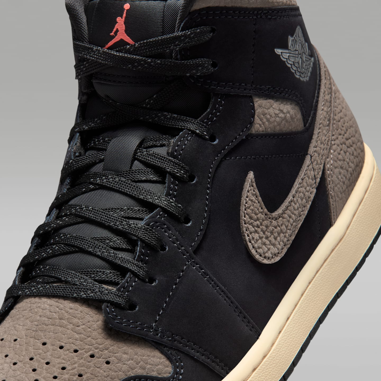 Мужские кроссовки Jordan Air Jordan 1 Mid SE Men's Shoes — фото 7