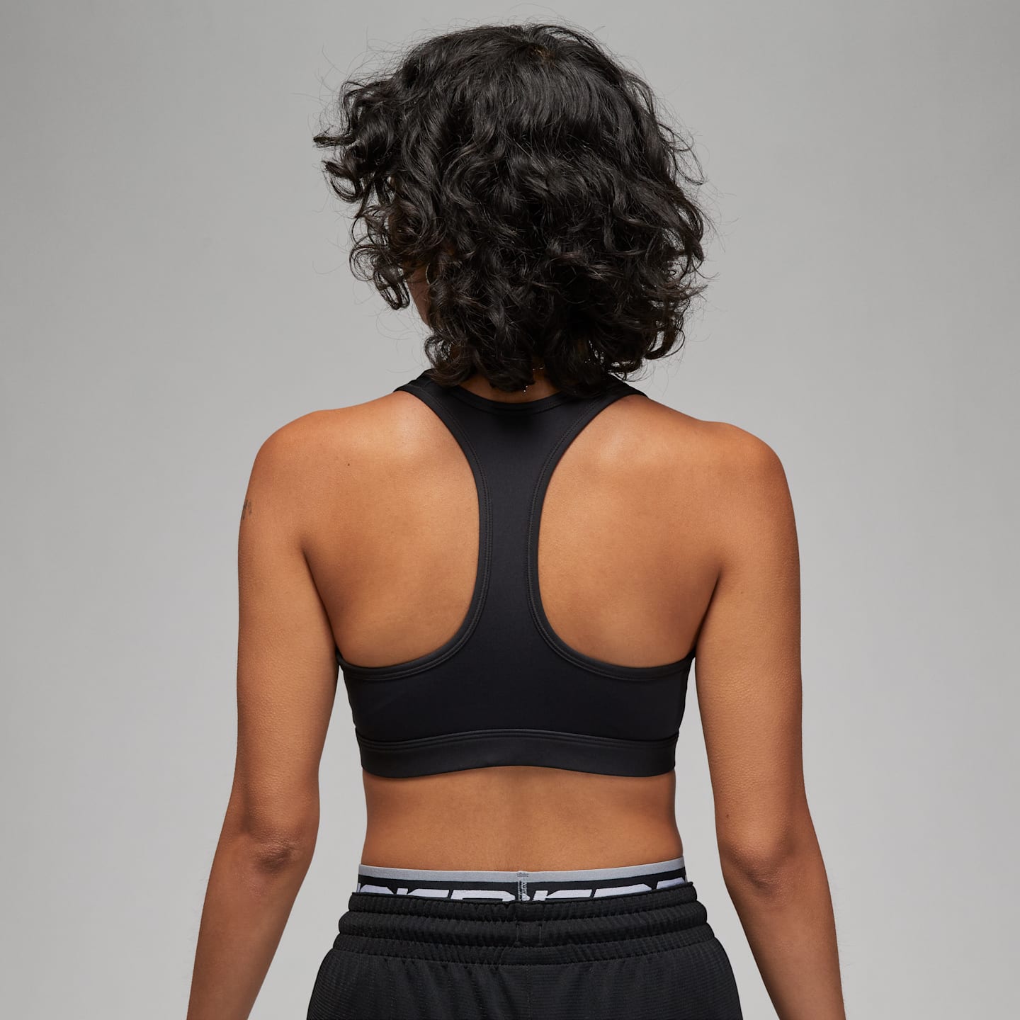 Женские спортивные бра Jordan Sport Women's Medium-Support Padded Jumpman Bra — фото 2