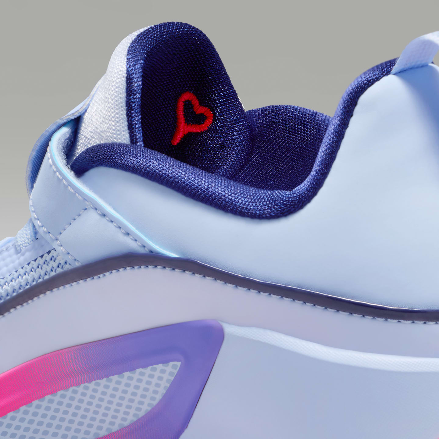 Детские кроссовки Nike Luka 5 Little Kids' Basketball Shoes — фото 9