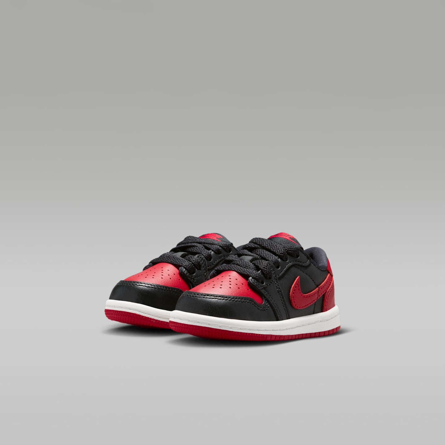 Детские кроссовки Jordan 1 Retro Low OG "Banned" Baby/Toddler Shoes — фото 5