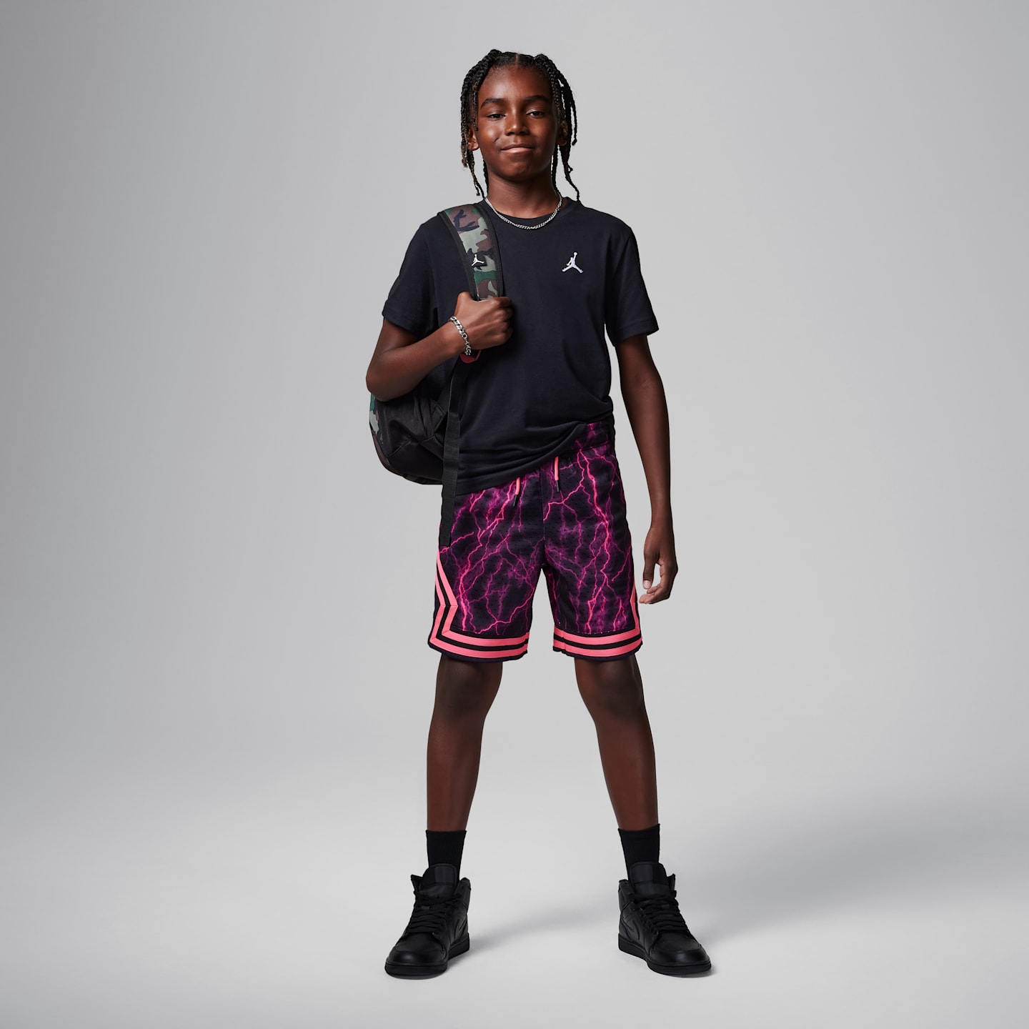 Детские футболки Jordan Big Kids' Jumpman Air Embroidered T-Shirt — фото 4