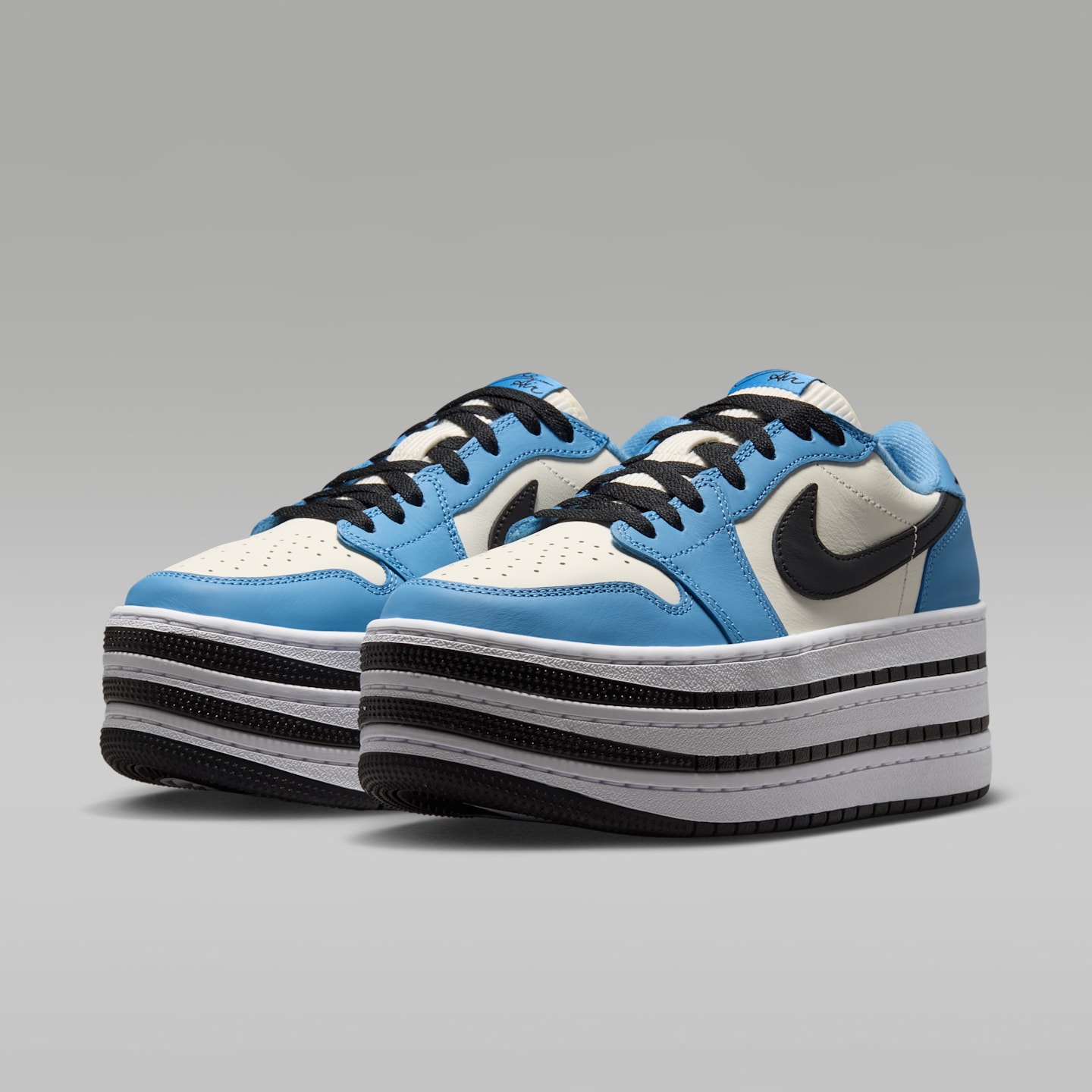 Женские кроссовки Jordan Air Jordan 1 Triple Stack Women's Shoes — фото 5