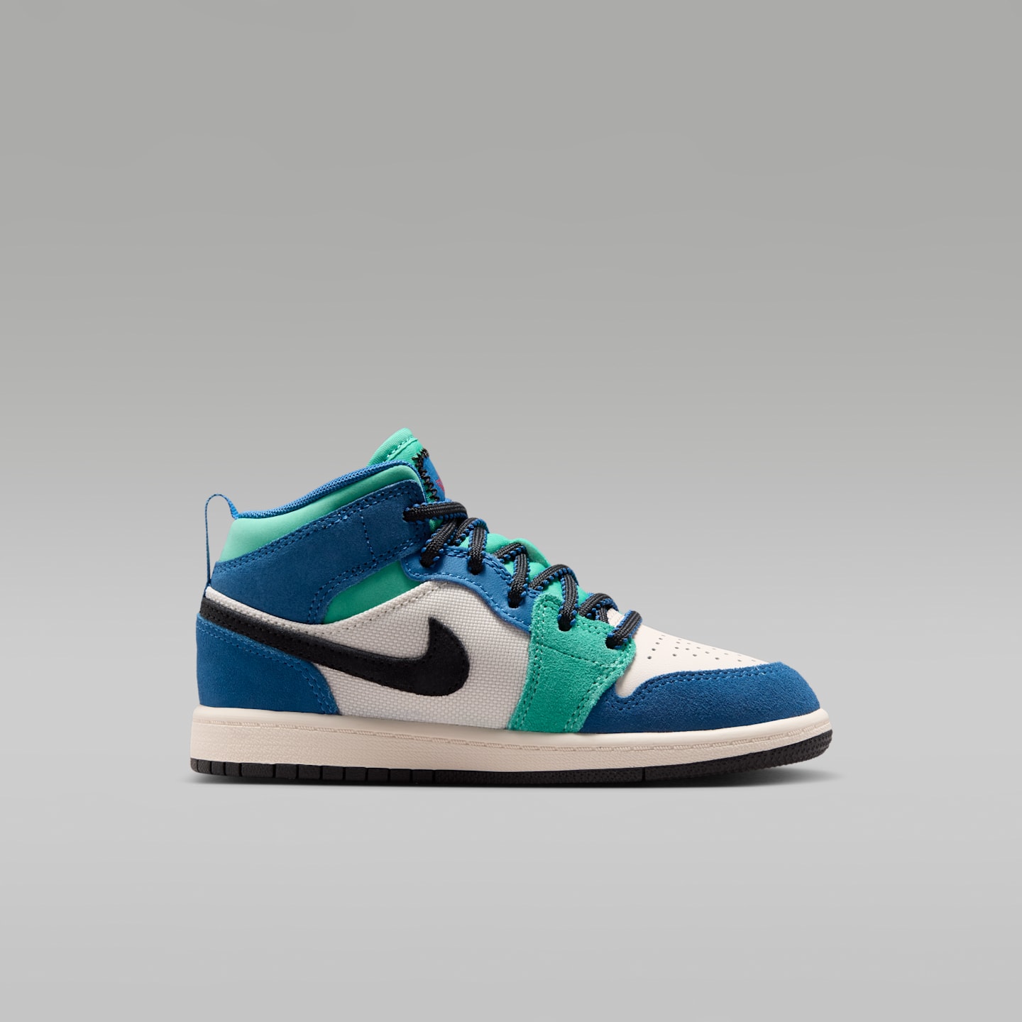 Детские кроссовки Jordan 1 Mid SE Little Kids' Shoes — фото 3