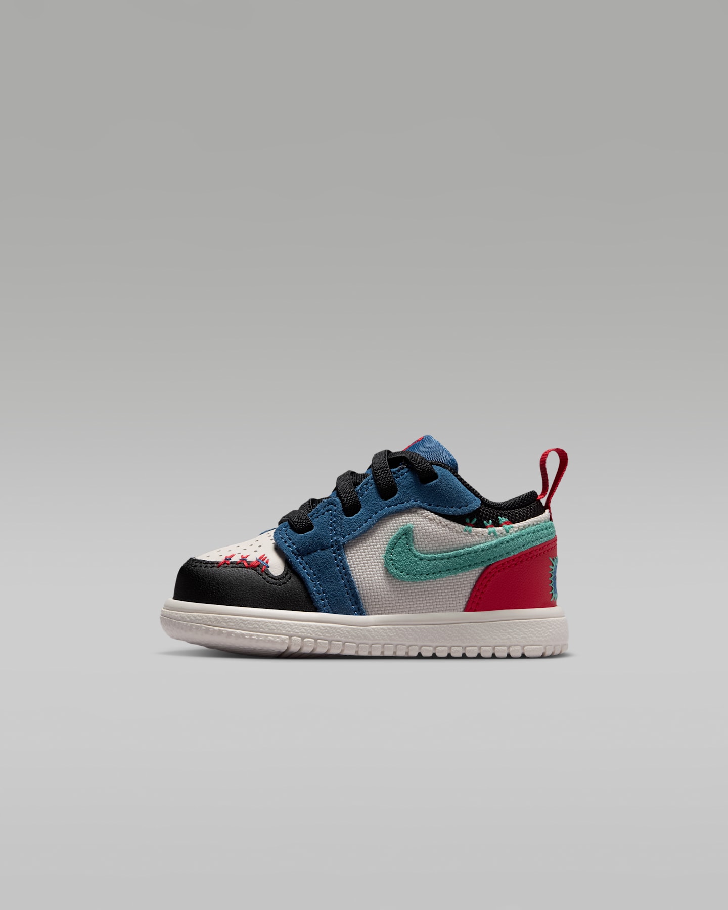 Детские кроссовки Jordan 1 Low Alt SE Baby/Toddler Shoes — фото 9
