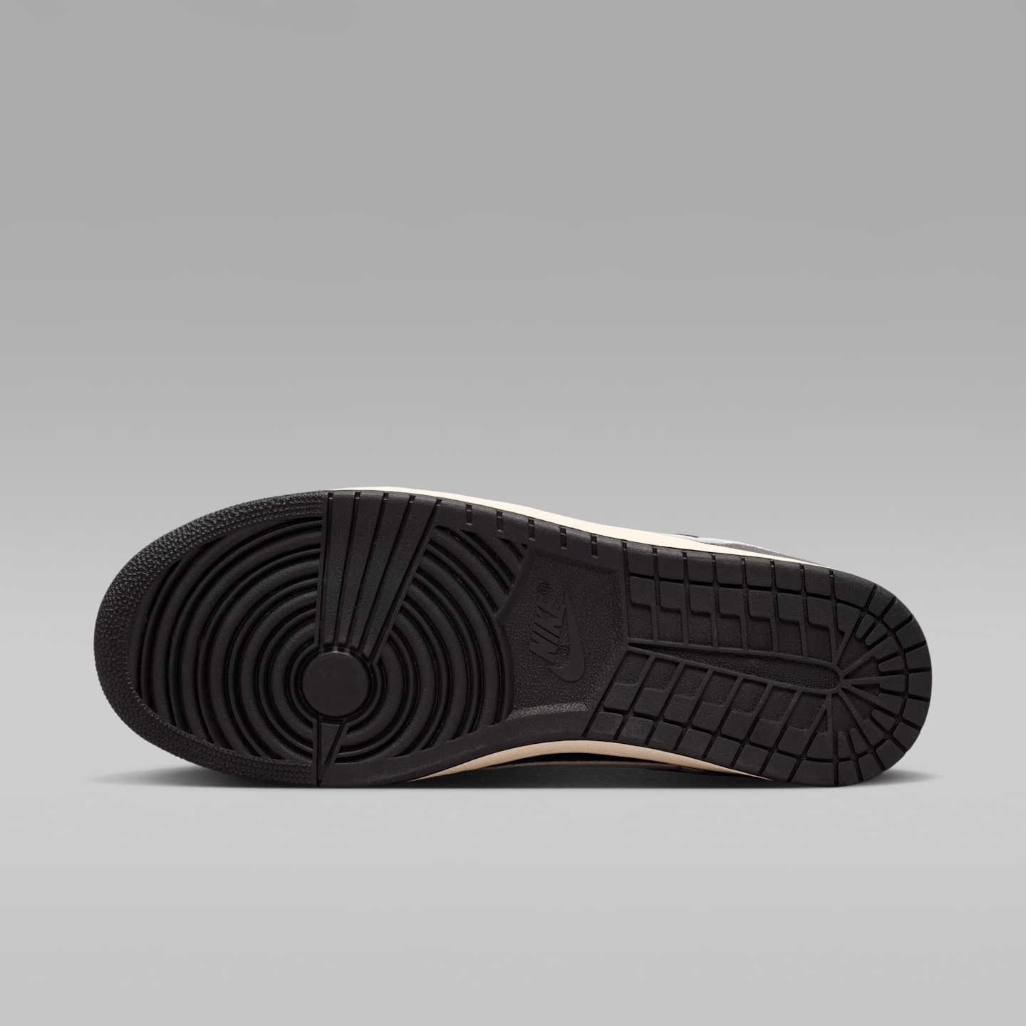 Мужские кроссовки Jordan Air Jordan Skyline Low LE Men's Shoes — фото 2