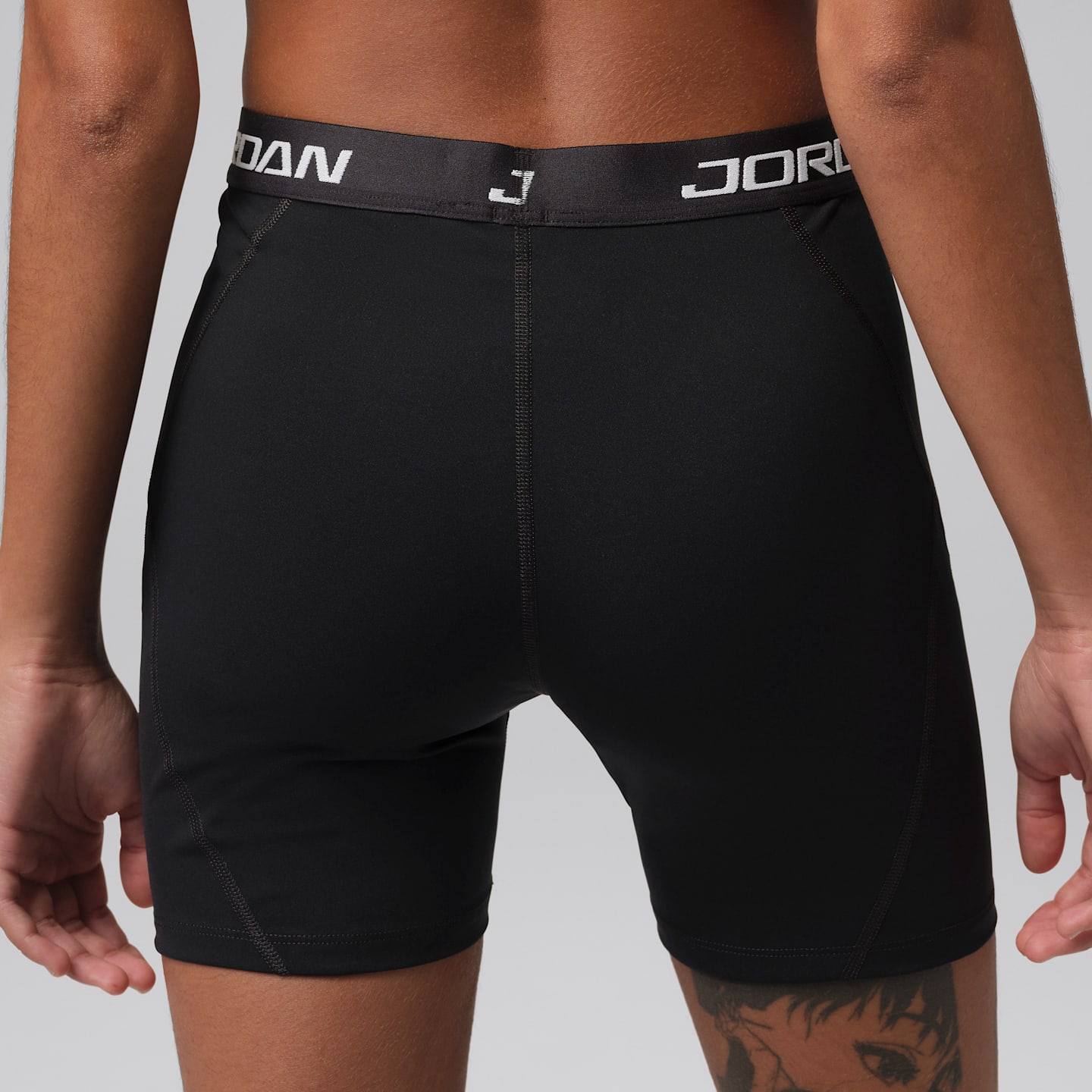 Женские шорты Jordan Sport Essentials Women's Dri-FIT High-Waisted 5" Shorts — фото 3