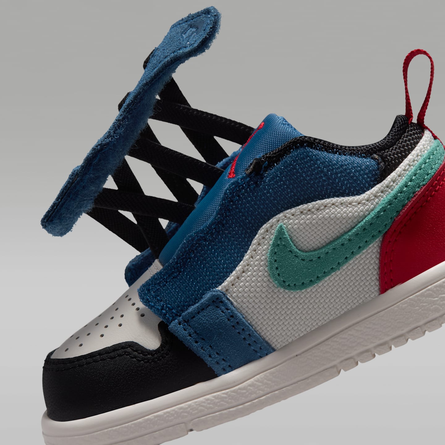 Детские кроссовки Jordan 1 Low Alt SE Baby/Toddler Shoes — фото 8