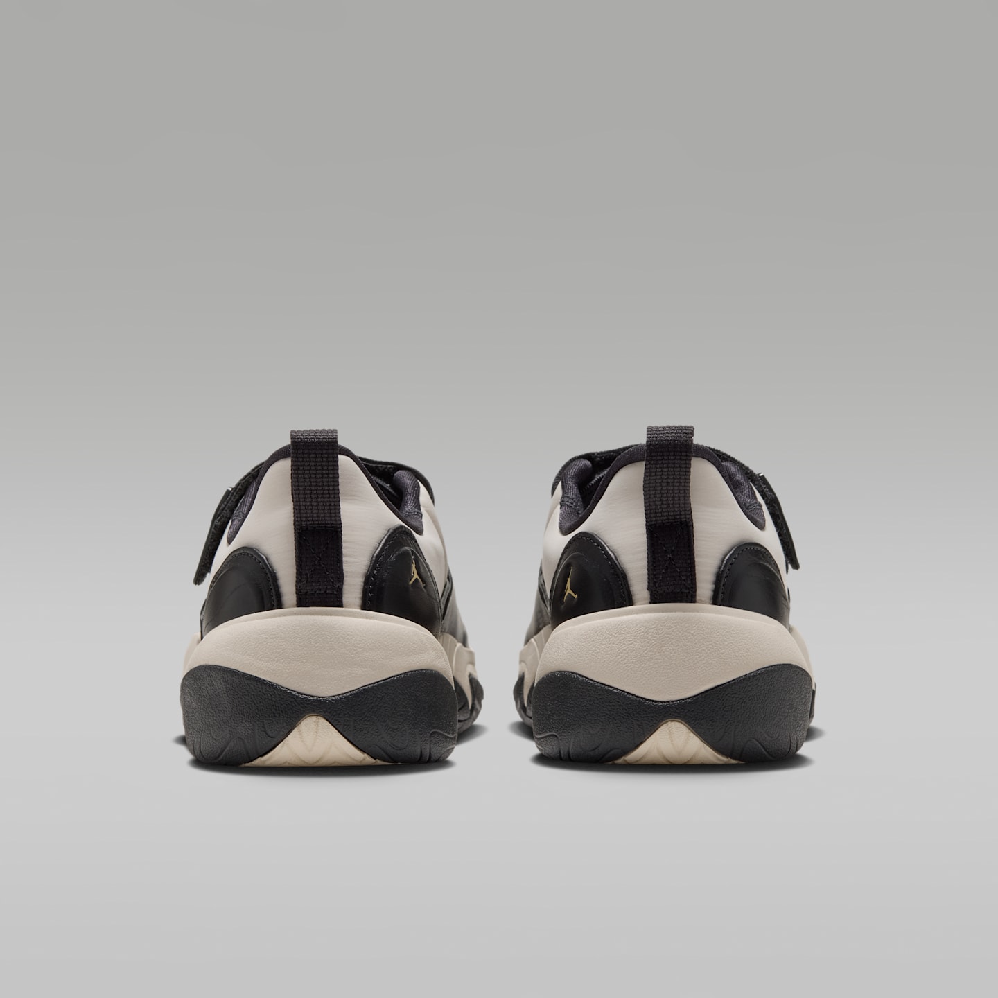 Женские кроссовки Jordan Pointe Women's Shoes — фото 6