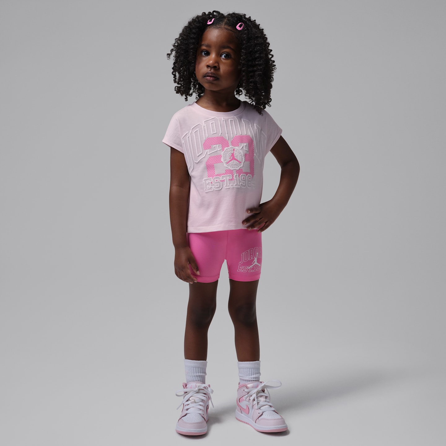 Детские брюки Jordan Toddler Boxy T-Shirt and Bike Shorts Set — фото 1