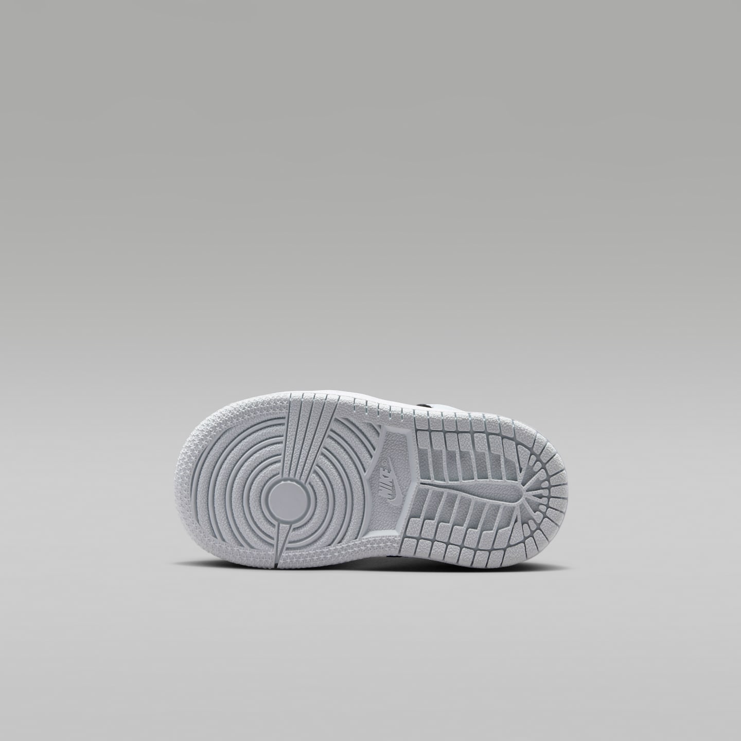 Детские кроссовки Jordan 1 Mid Baby/Toddler Shoes — фото 2