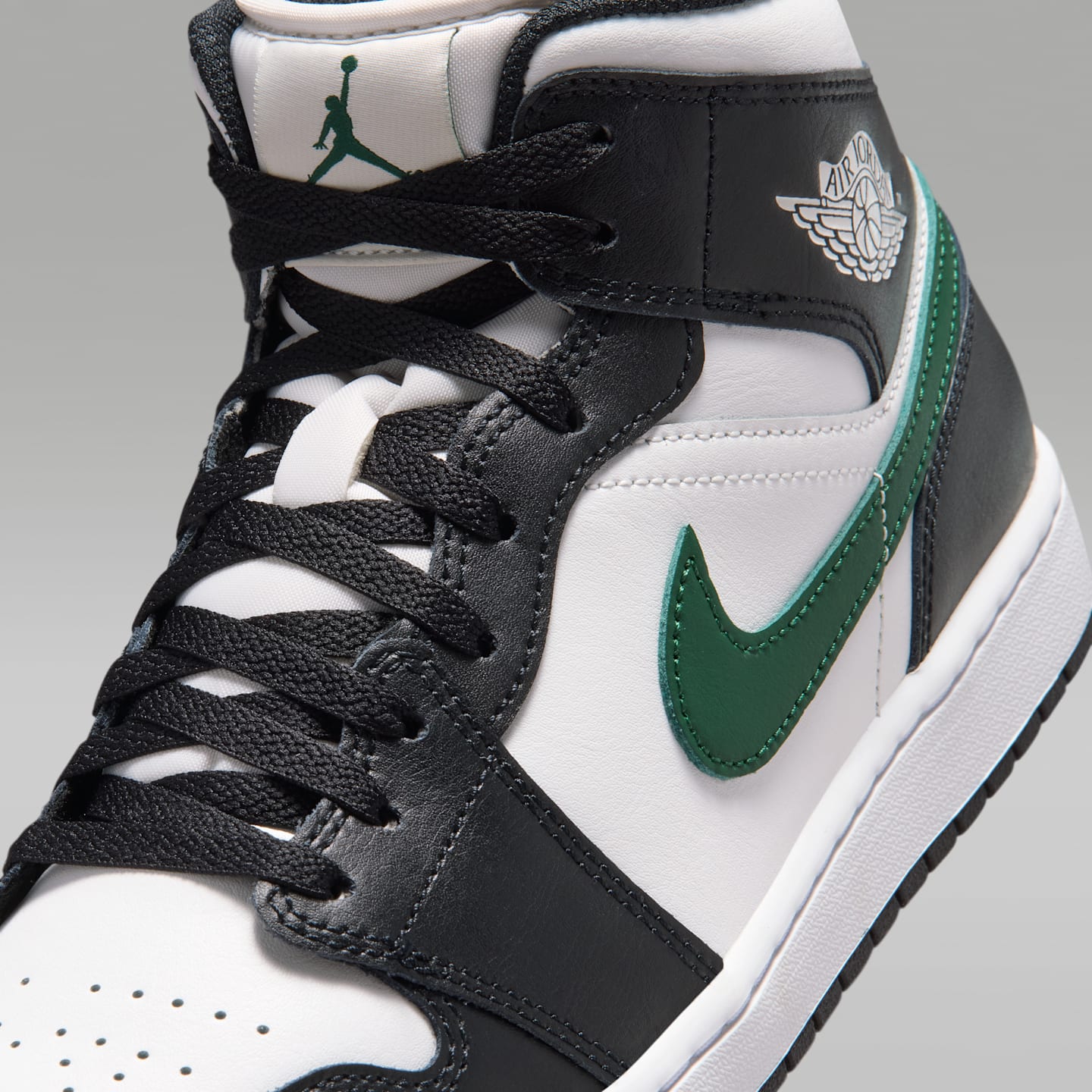 Мужские кроссовки Jordan Air Jordan 1 Mid Men's Shoes — фото 7