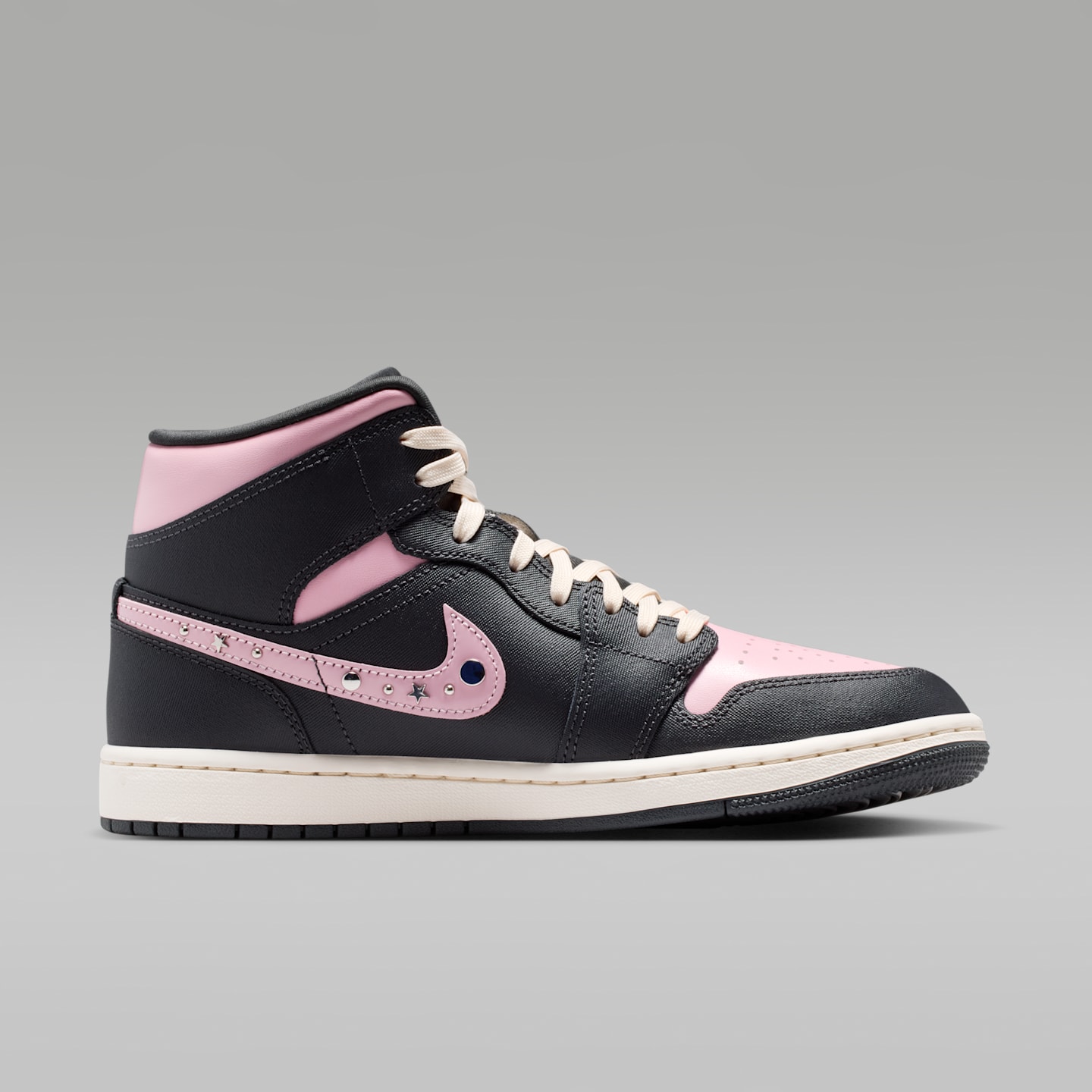 Женские кроссовки Jordan Air Jordan 1 Mid SE Women's Shoes — фото 3