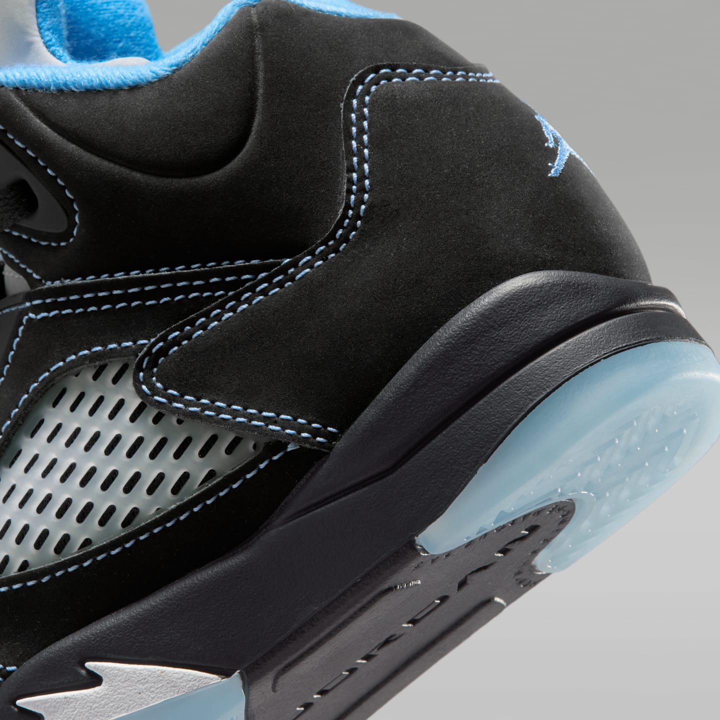 Детские кроссовки Jordan 5 "Black Carolina" Little Kids' Shoes — фото 8