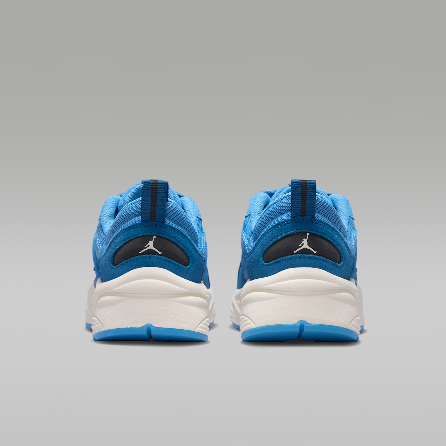 Женские кроссовки Jordan Trunner O/S Women's Shoes — фото 6