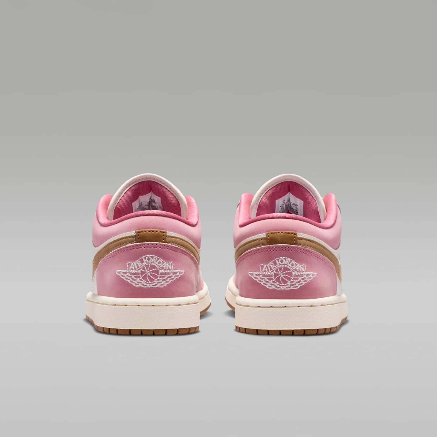 Женские кроссовки Jordan Air Jordan 1 Low Women's Shoes — фото 6