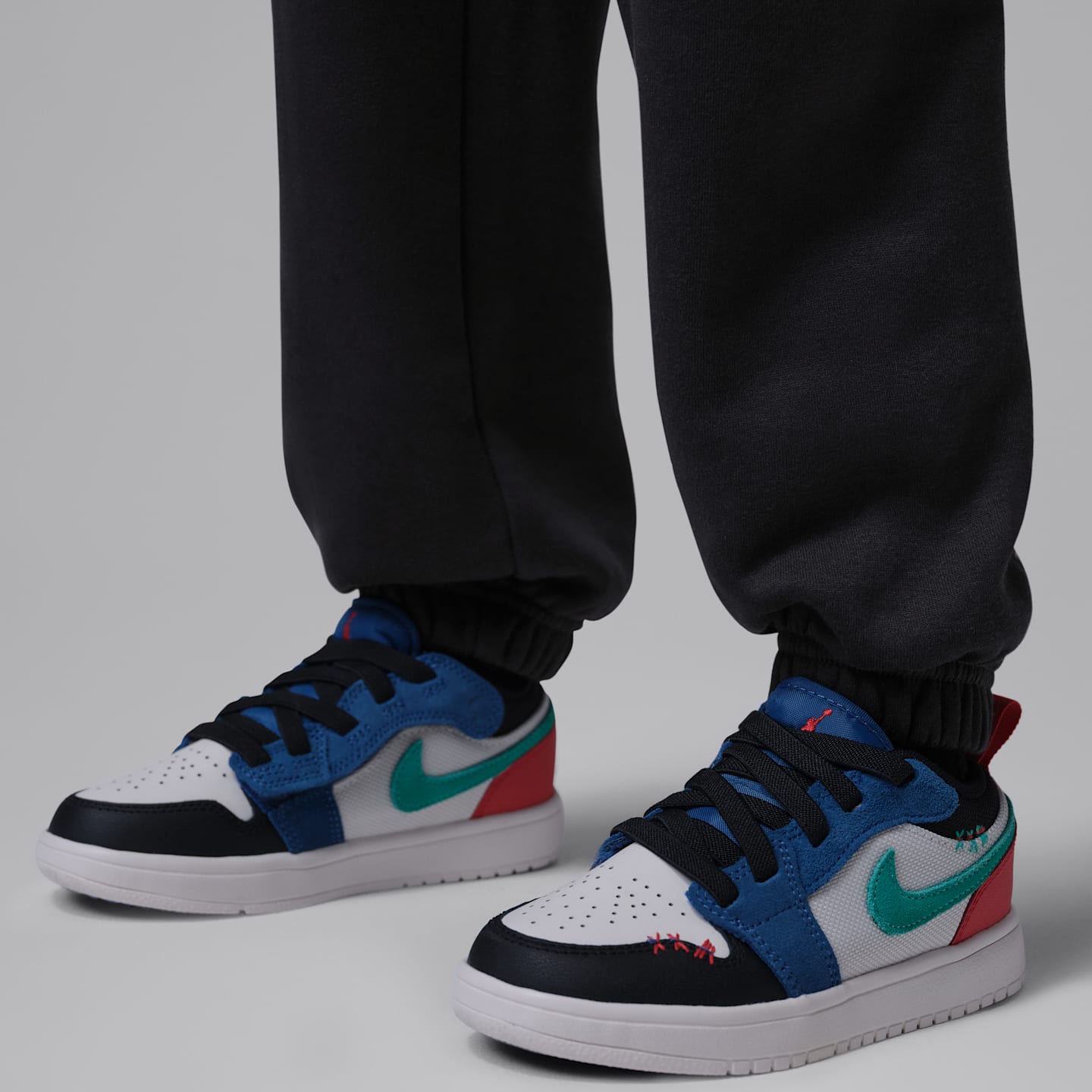 Детские брюки Jordan Little Kids' Mike's Flight Kit Pants — фото 6