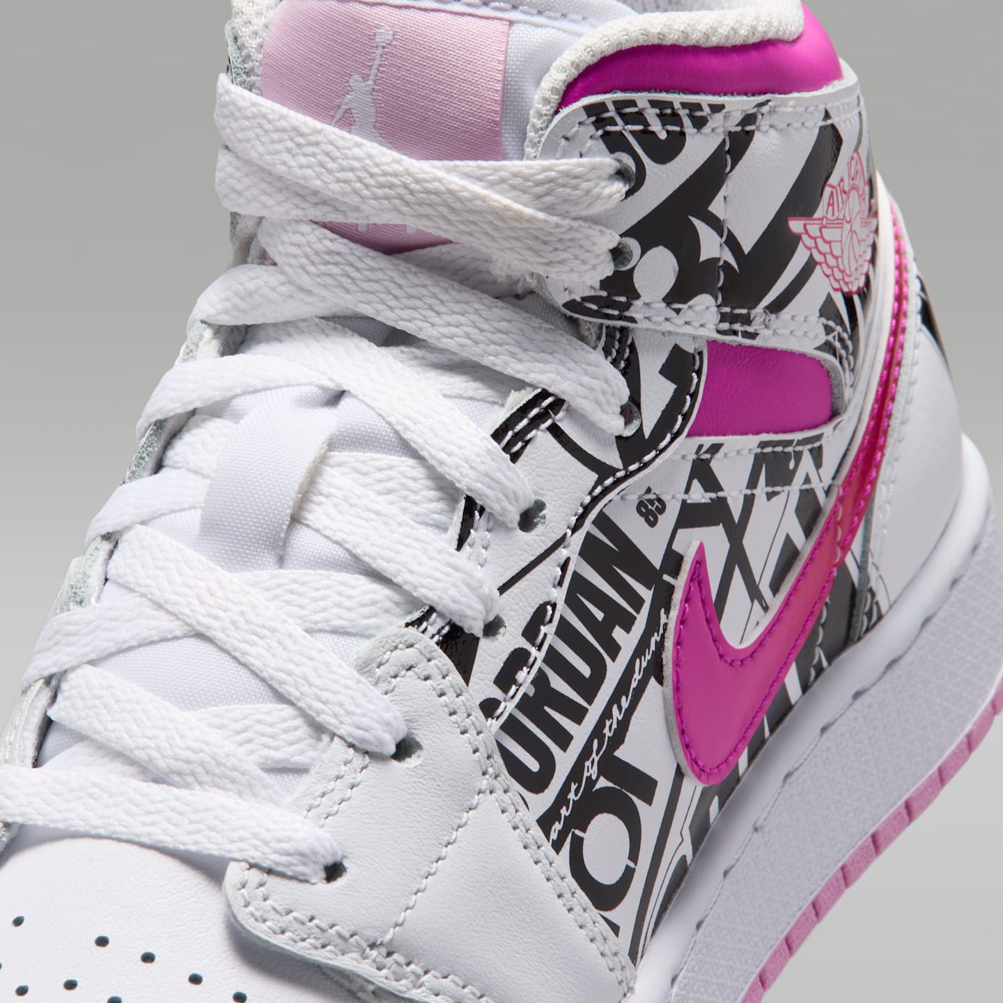 Детские кроссовки Jordan Air Jordan 1 Mid Big Kids' Shoes — фото 7