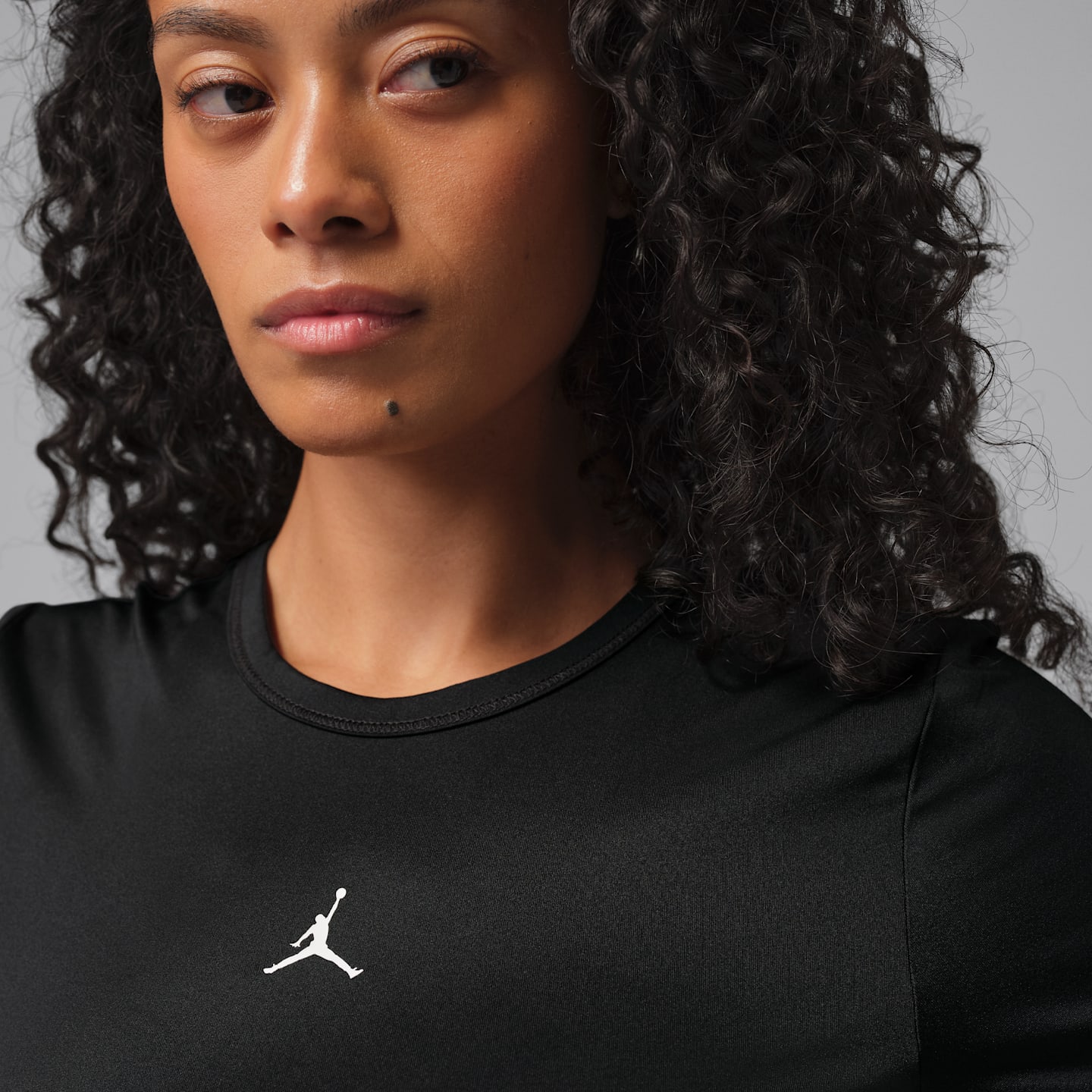 Женские топы Jordan Sport Essentials Women's Dri-FIT Short-Sleeve Top — фото 3