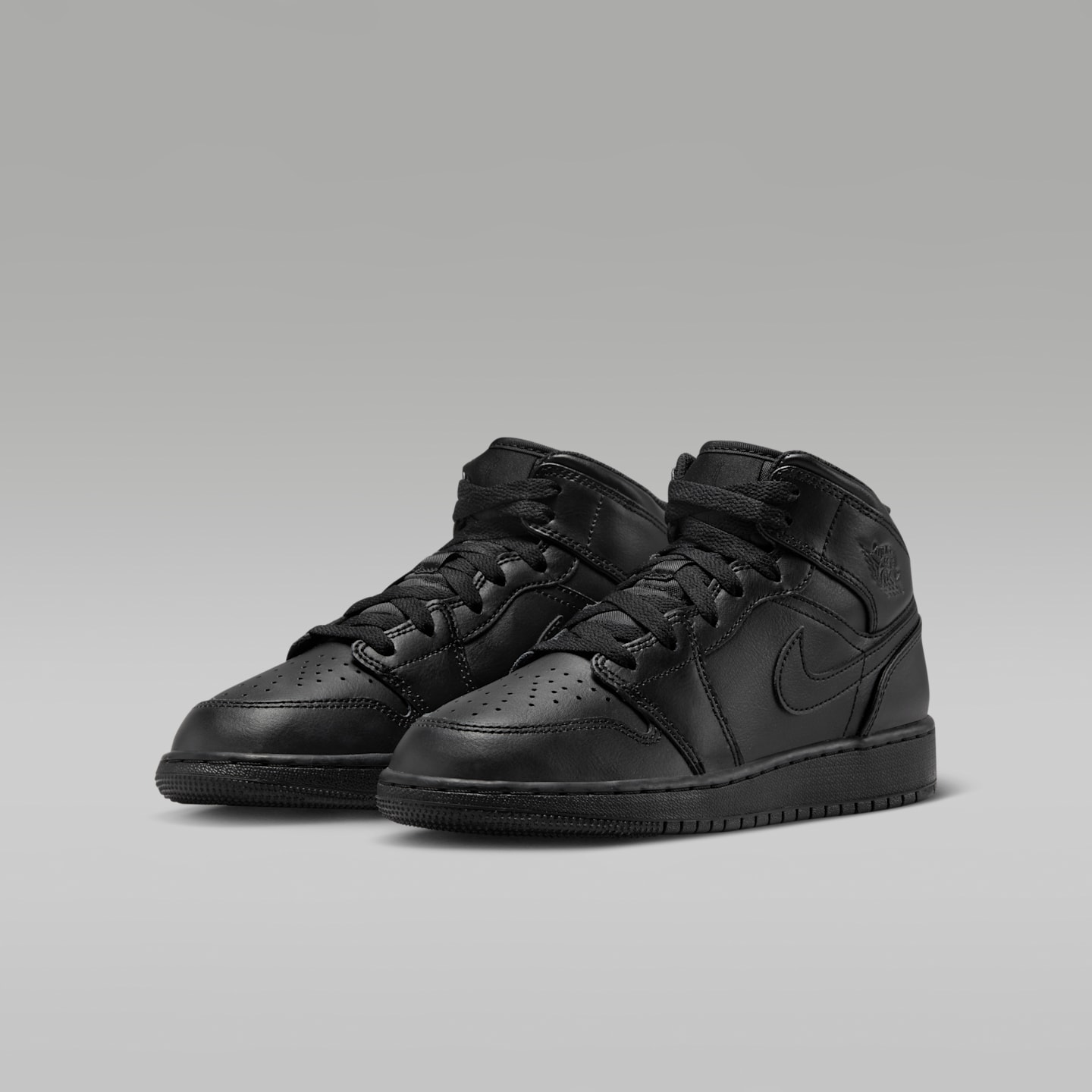 Детские кроссовки Jordan 1 Mid Big Kids' Shoes — фото 5