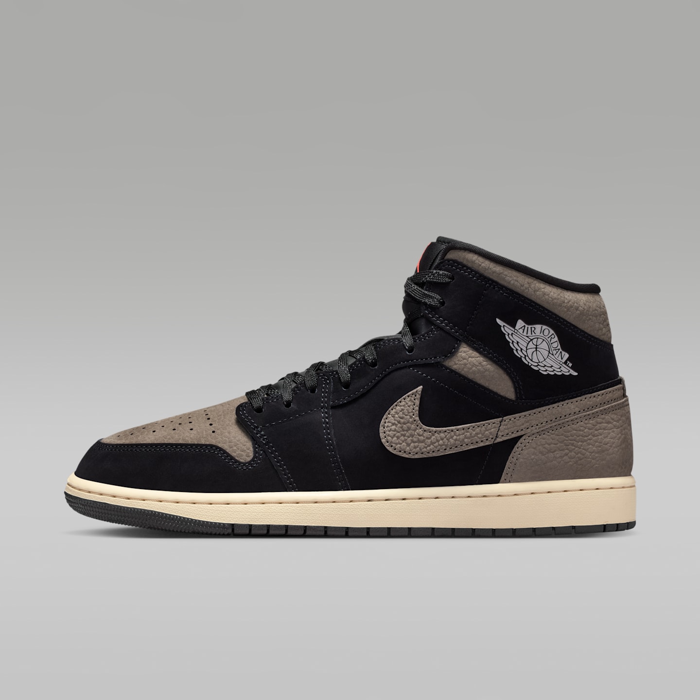 Мужские кроссовки Jordan Air Jordan 1 Mid SE Men's Shoes — фото 1