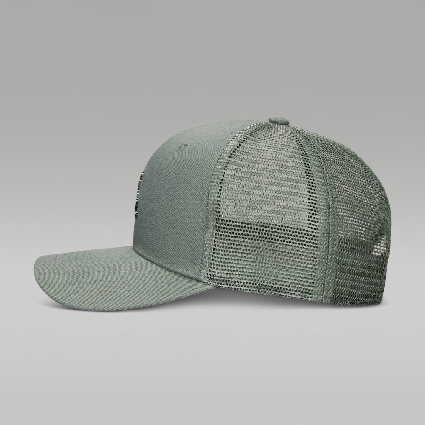 Детские головные уборы Jordan Big Kids' Metal Jumpman Trucker Hat — фото 5