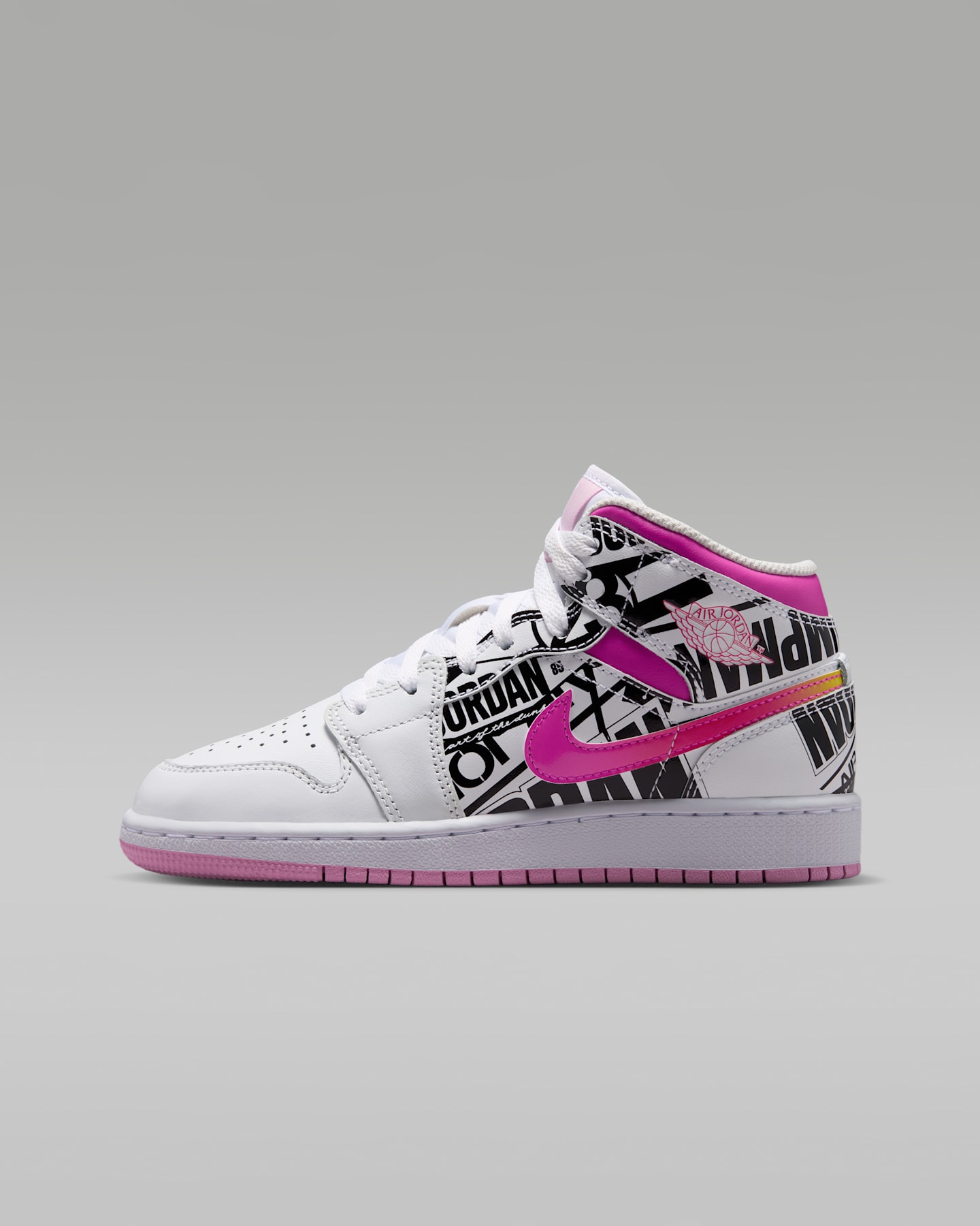 Детские кроссовки Jordan Air Jordan 1 Mid Big Kids' Shoes — фото 10