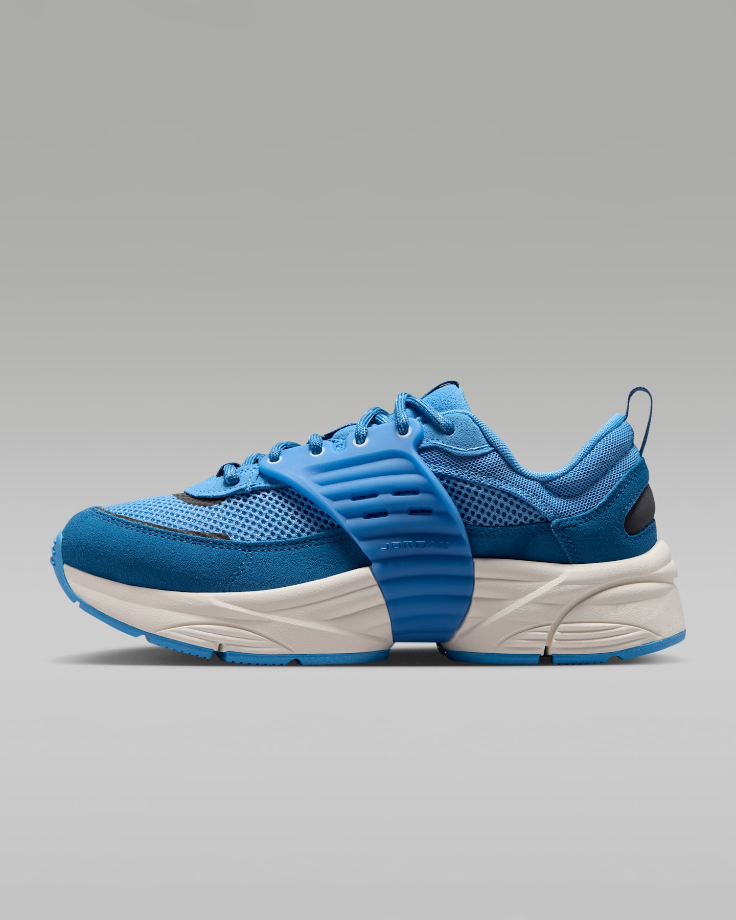 Женские кроссовки Jordan Trunner O/S Women's Shoes — фото 9