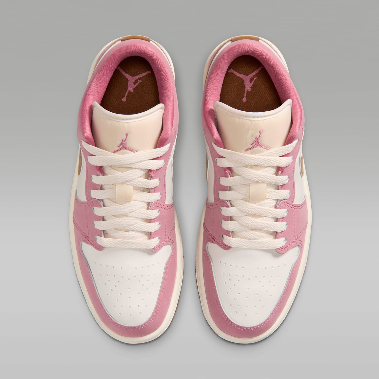 Женские кроссовки Jordan Air Jordan 1 Low Women's Shoes — фото 4