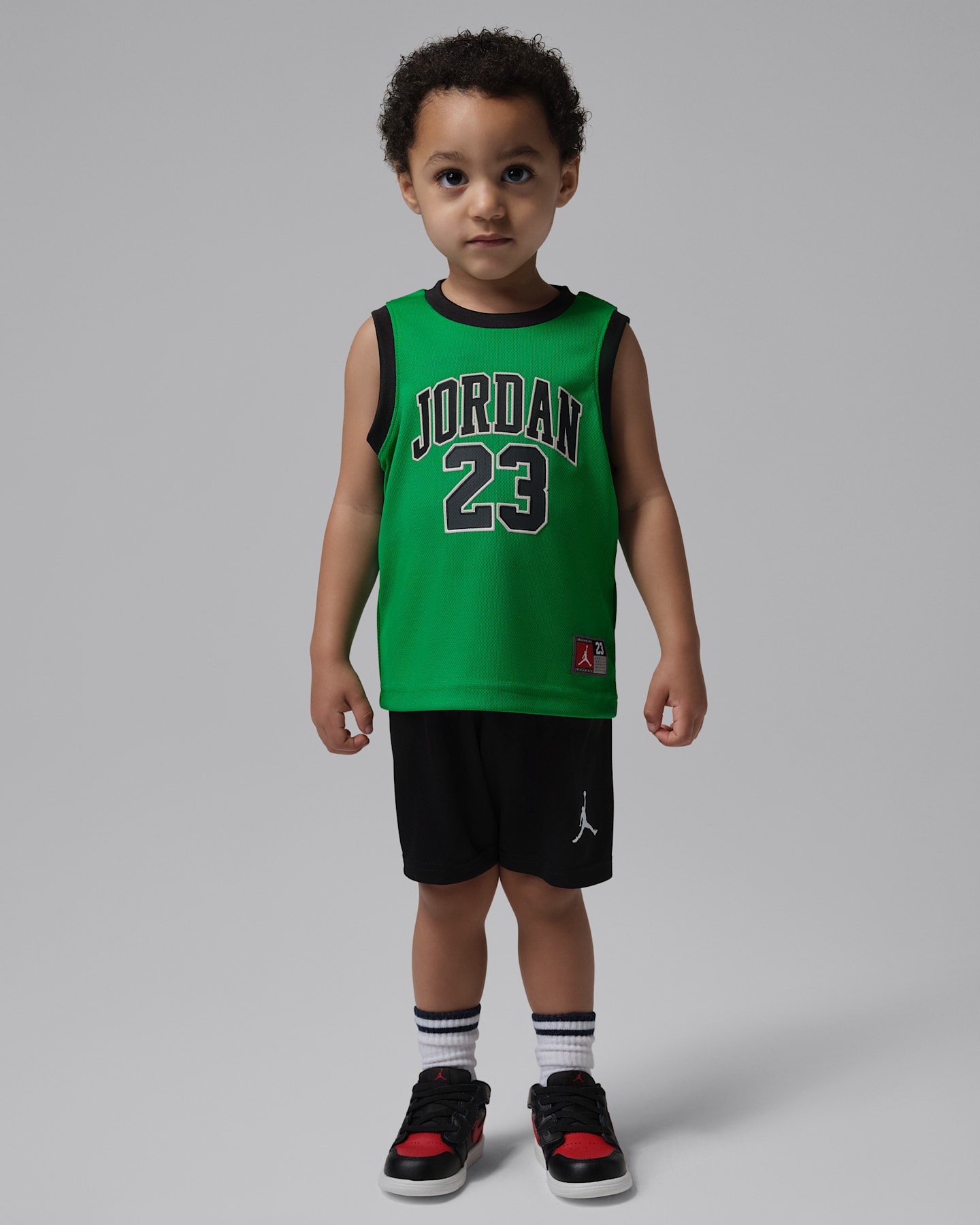 Детские кроссовки Jordan Baby (12-24M) 2-Piece 23 Jersey Set — фото 9