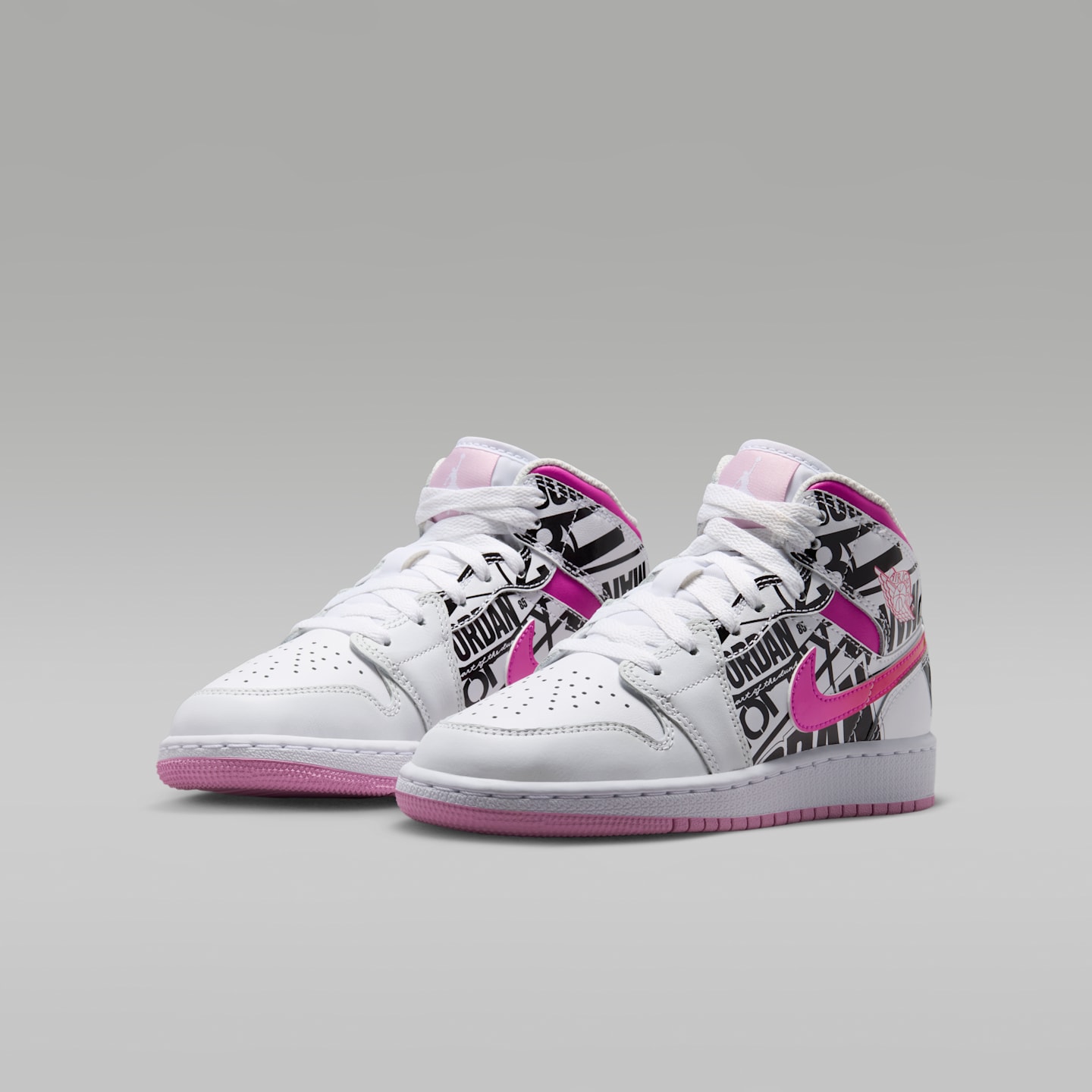 Детские кроссовки Jordan Air Jordan 1 Mid Big Kids' Shoes — фото 5