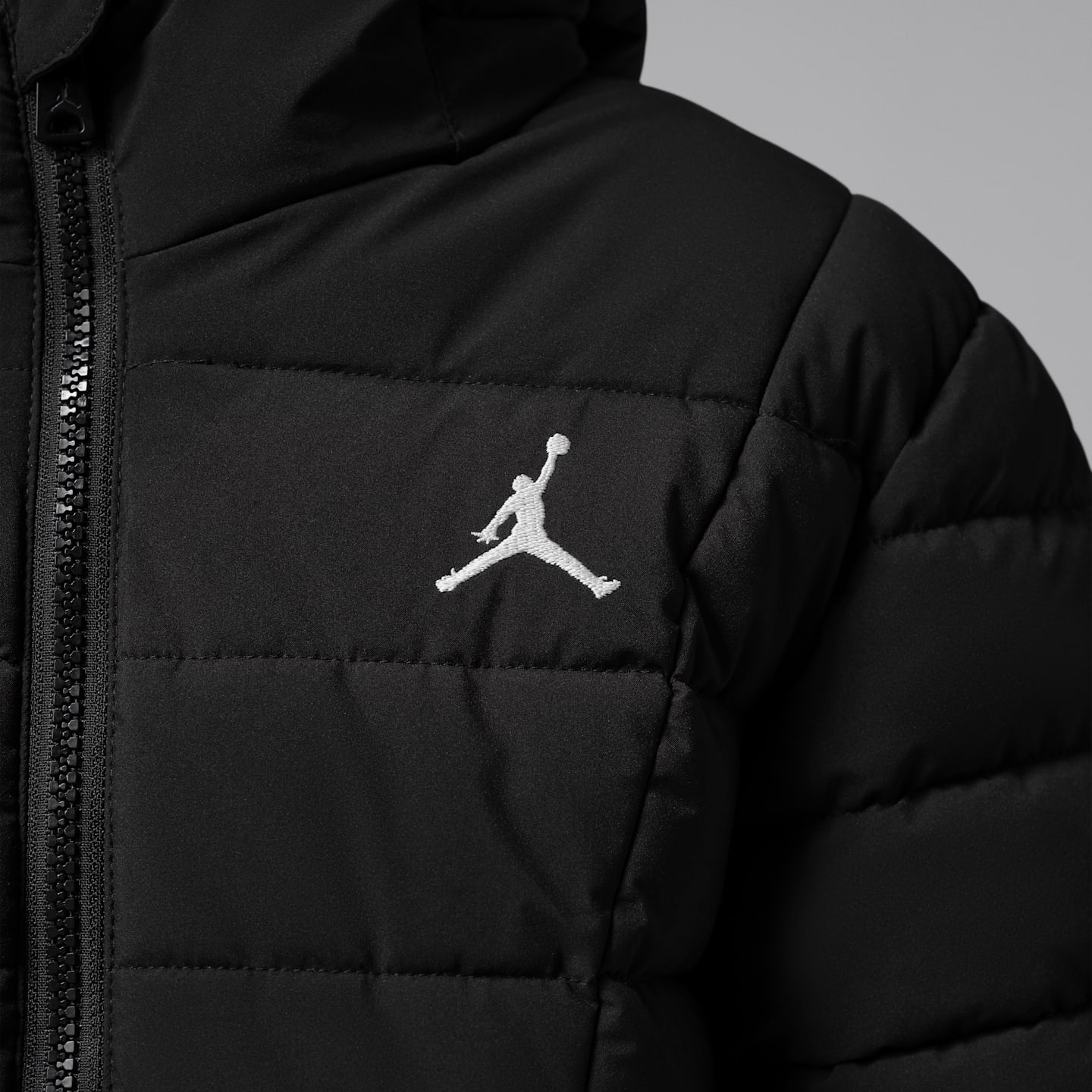 Детские куртки Jordan Big Kids' Midweight Active Puffer Jacket — фото 4