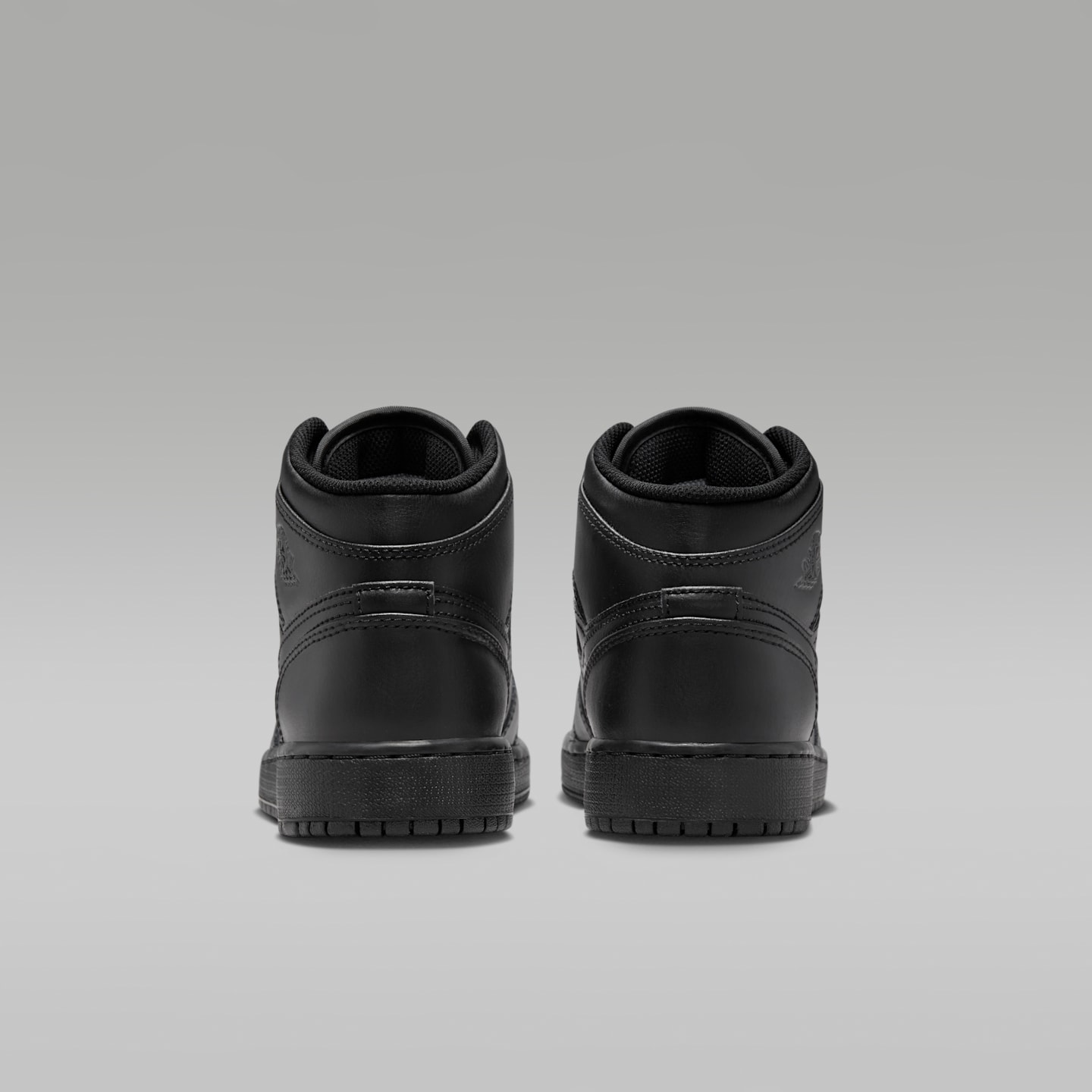 Детские кроссовки Jordan 1 Mid Big Kids' Shoes — фото 6