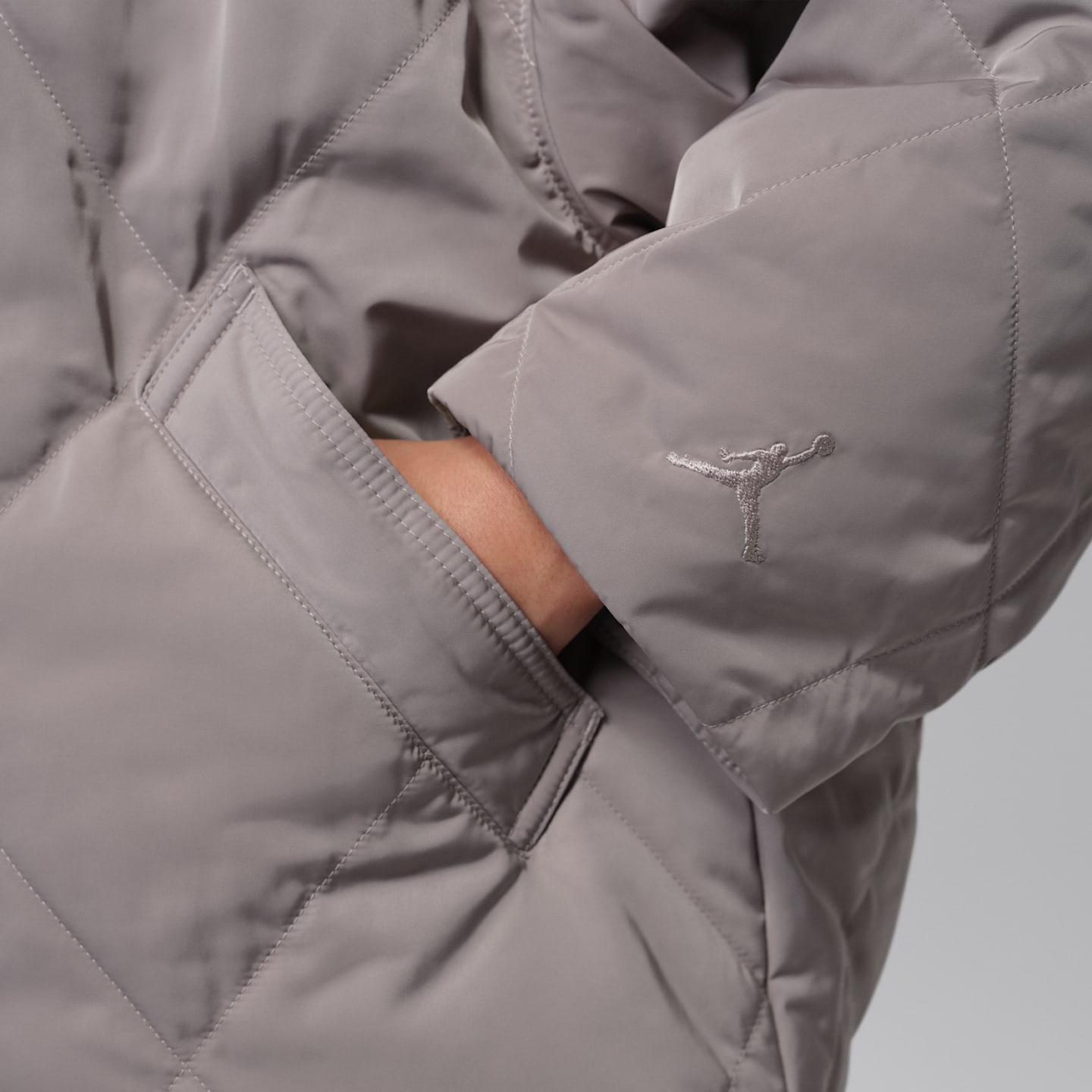 Женские куртки Jordan Flight Women's Quilted Renegade Jacket — фото 5