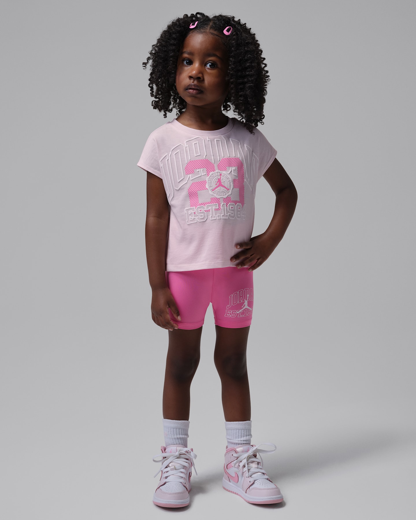 Детские брюки Jordan Toddler Boxy T-Shirt and Bike Shorts Set — фото 8