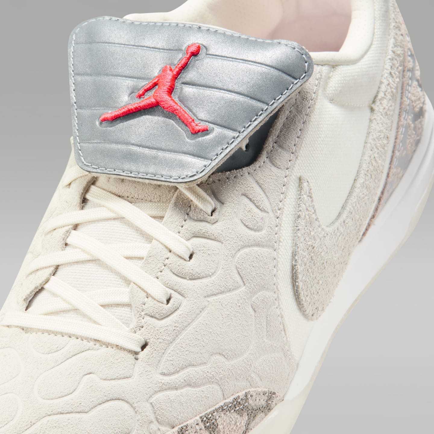 Мужские кроссовки Jordan Tiempo Streetgato SE Indoor/Court Low-Top Soccer Shoes — фото 7