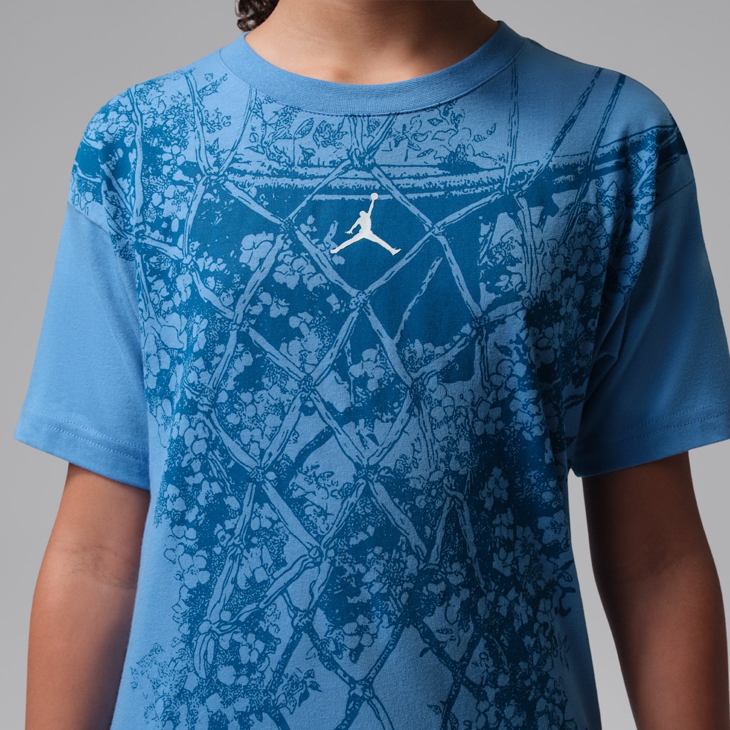 Детские футболки Jordan Big Kids' Net Bouquet T-Shirt — фото 4
