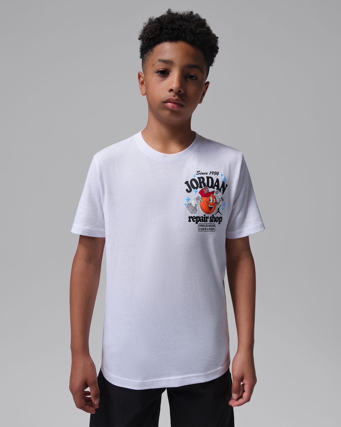 Детские футболки Jordan Big Kids' MJ's Repair Shop T-Shirt — фото 7
