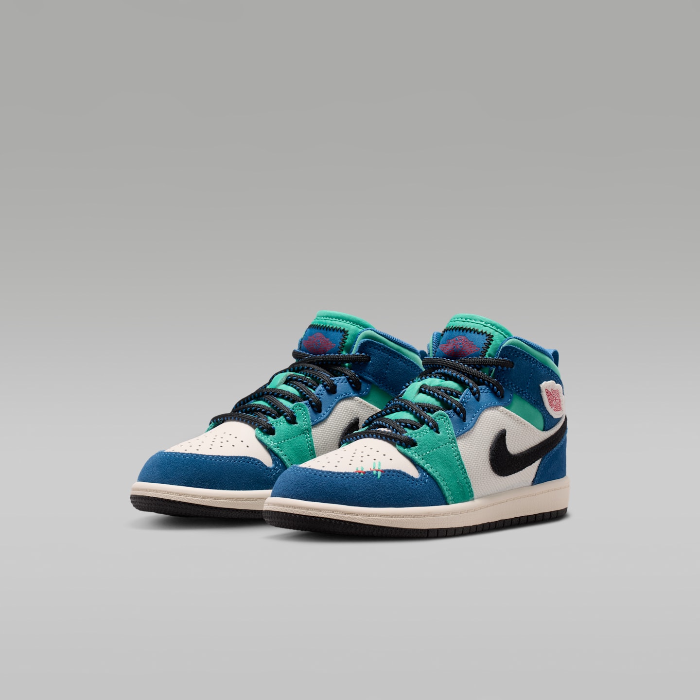 Детские кроссовки Jordan 1 Mid SE Little Kids' Shoes — фото 5