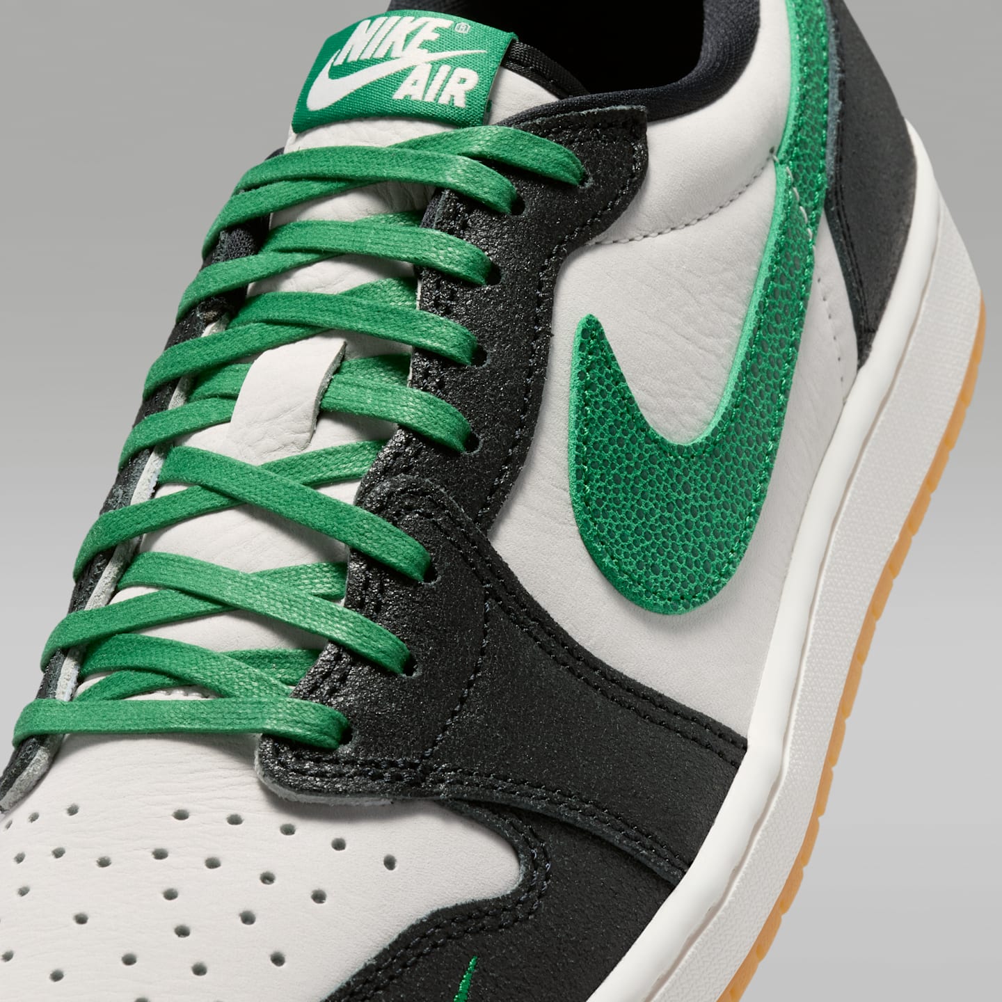 Детские кроссовки Jordan Air Jordan 1 Retro Low OG "Phantom and Pine Green" Big Kids' Shoes — фото 7