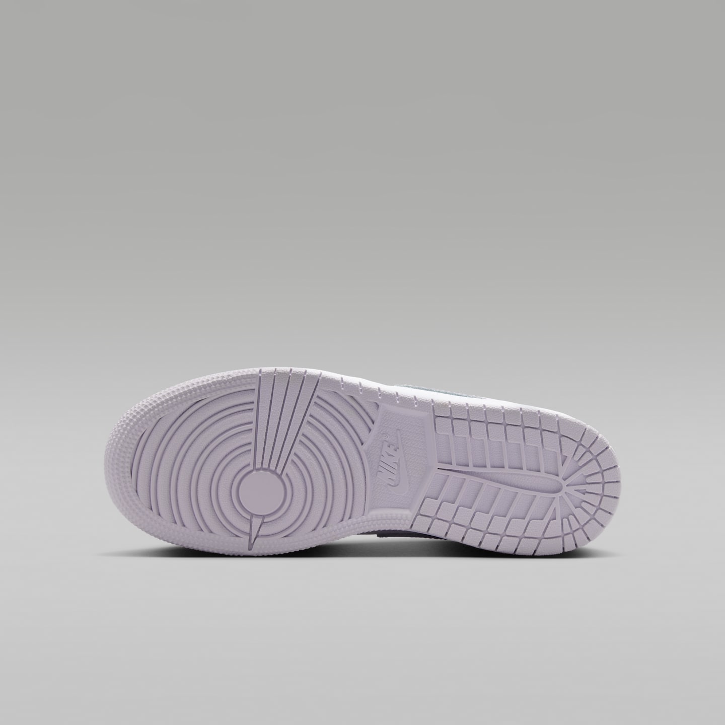 Детские кроссовки Jordan Air Jordan 1 Low Big Kids' Shoes — фото 2