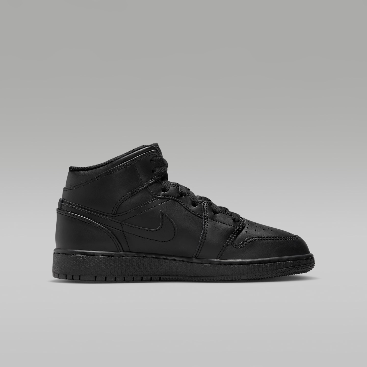 Детские кроссовки Jordan 1 Mid Big Kids' Shoes — фото 3