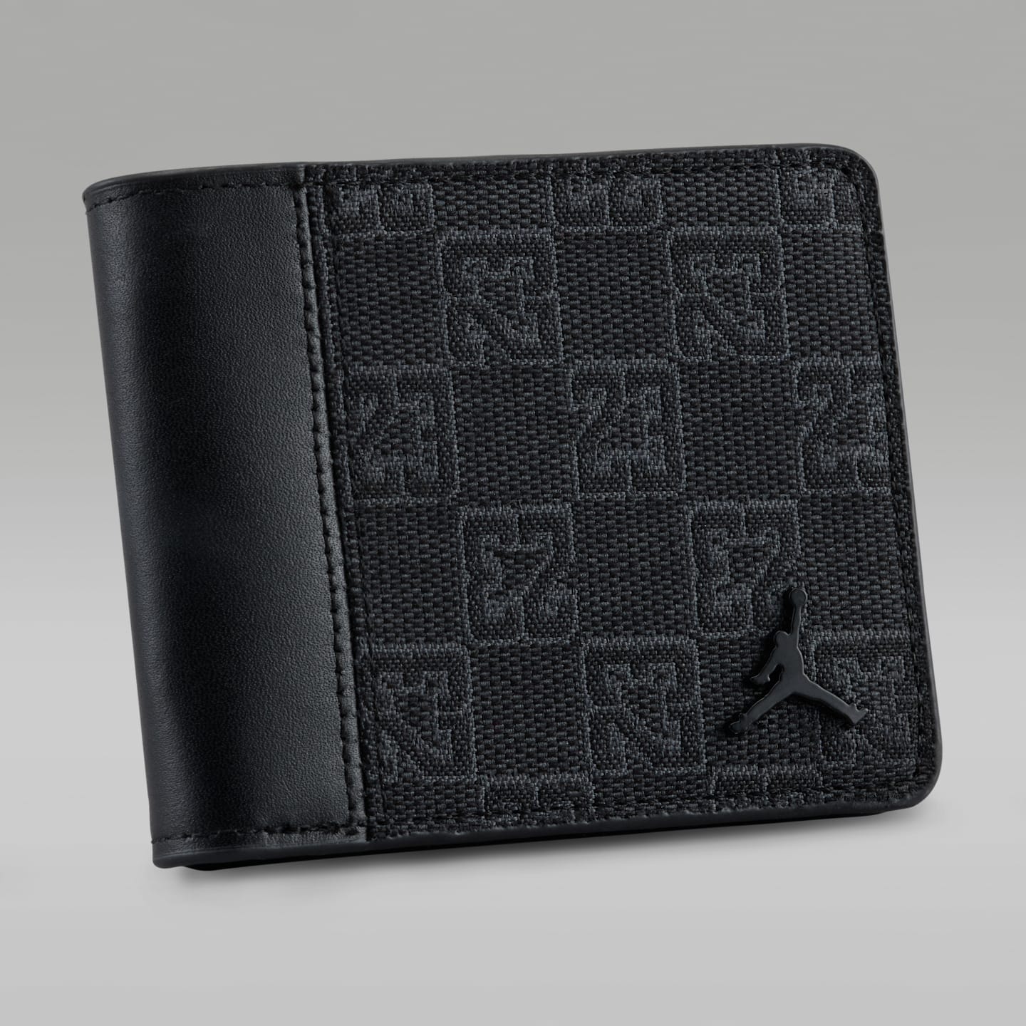 Мужские кошельки Jordan Men's Monogram Bifold Wallet — фото 1