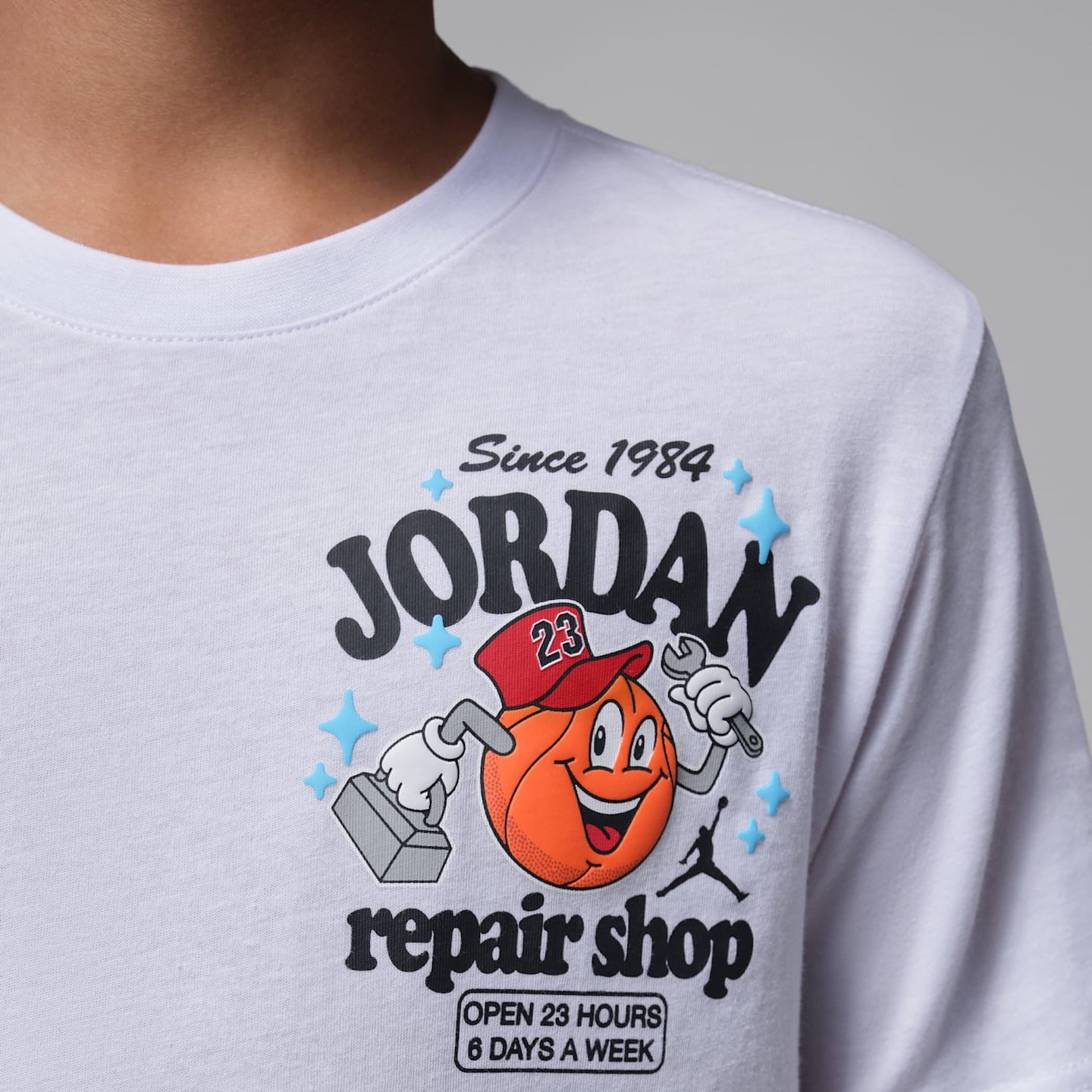 Детские футболки Jordan Big Kids' MJ's Repair Shop T-Shirt — фото 4