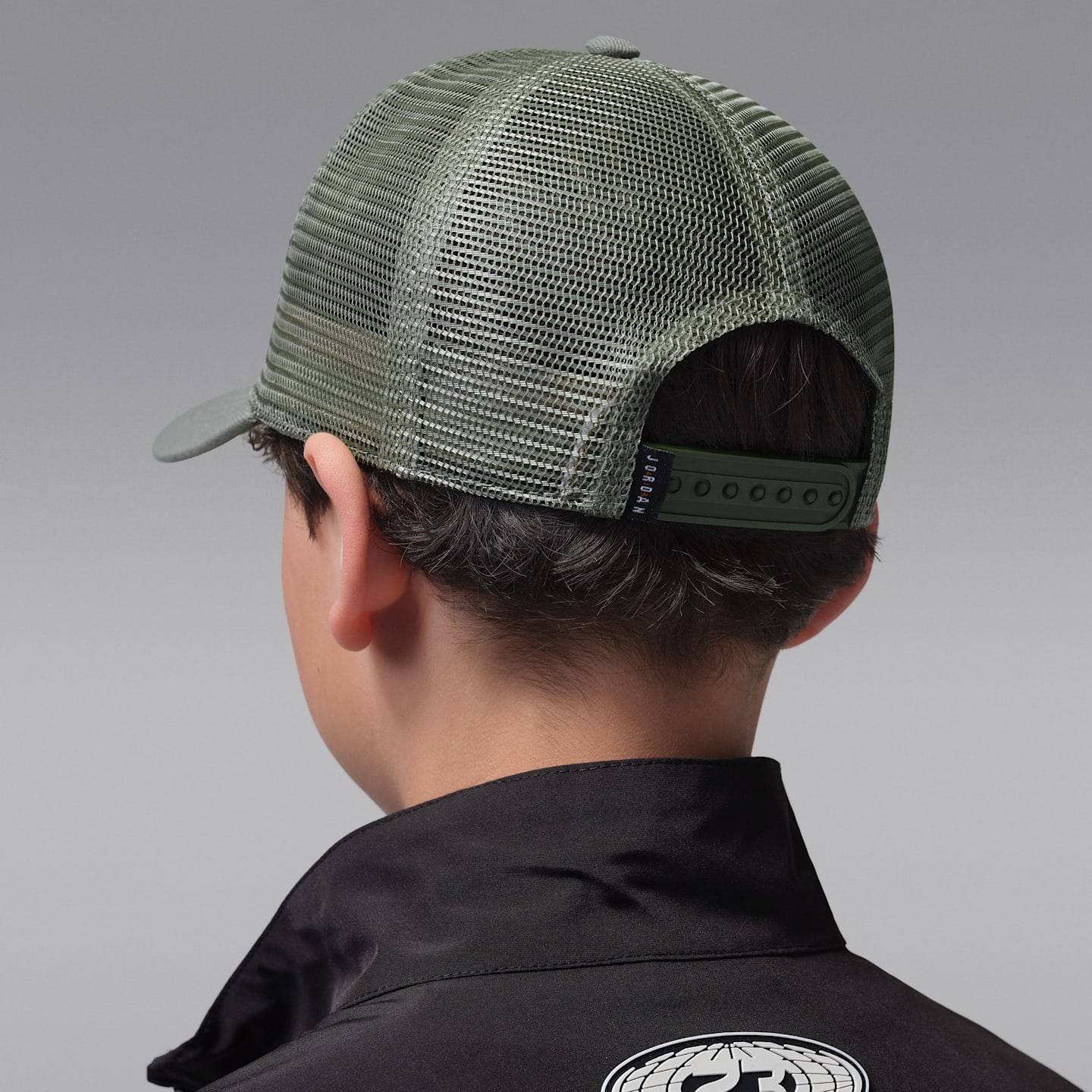 Детские головные уборы Jordan Big Kids' Metal Jumpman Trucker Hat — фото 2