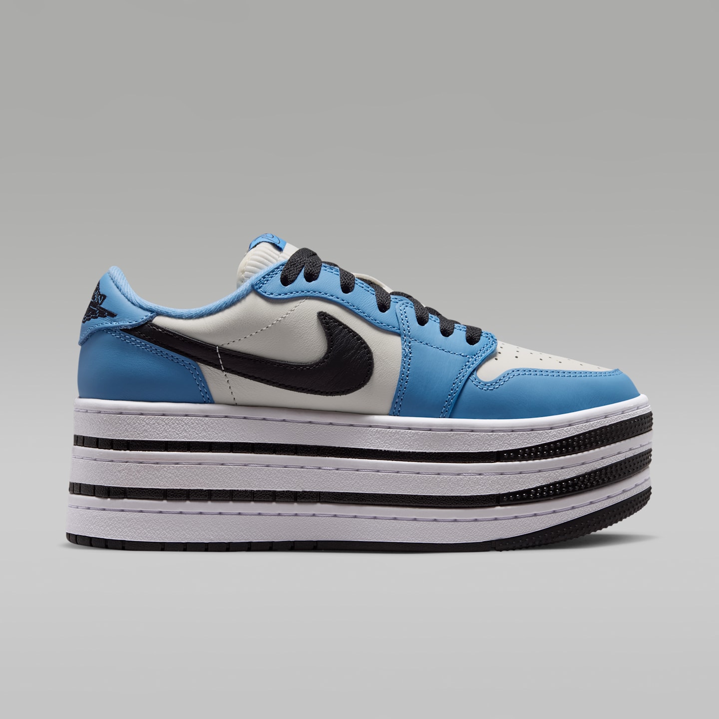 Женские кроссовки Jordan Air Jordan 1 Triple Stack Women's Shoes — фото 3