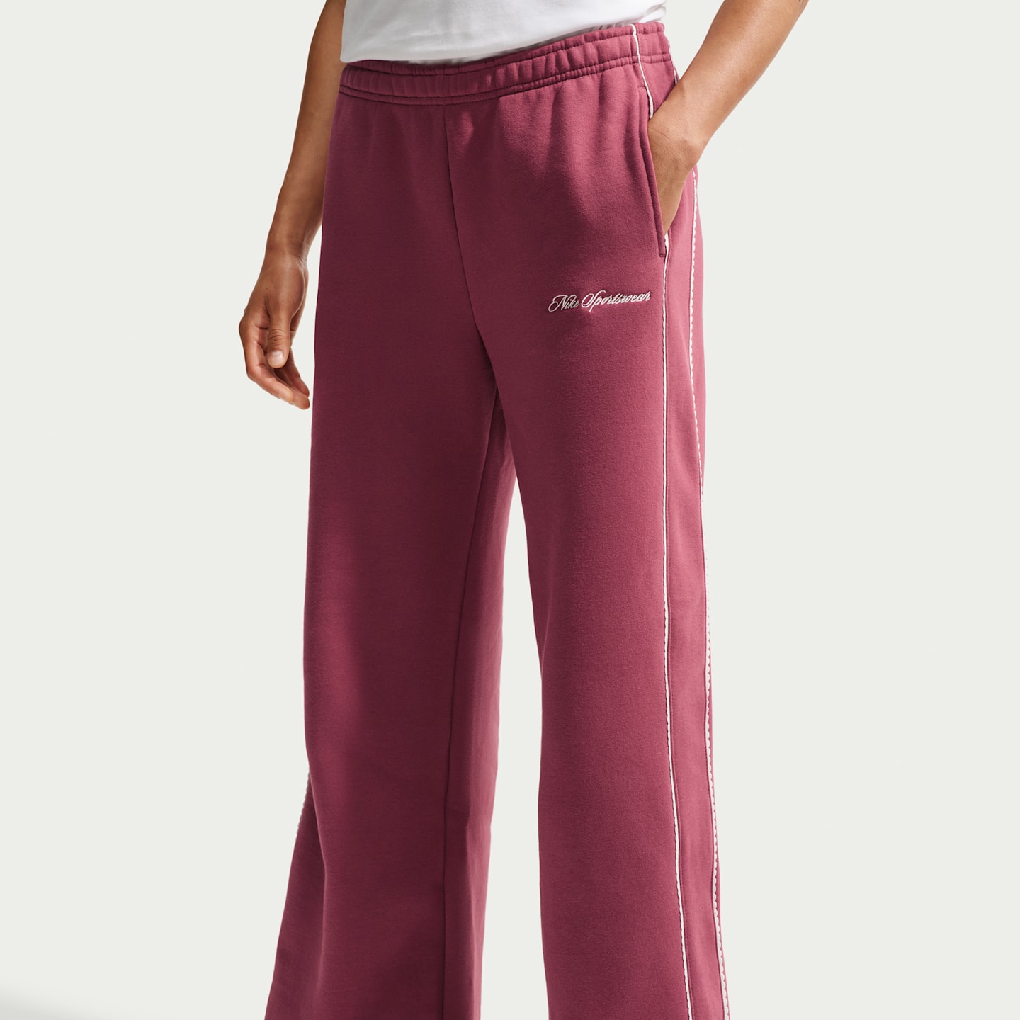 Женские брюки Nike Studio Fleece Medium Weight "Graphic Pack" Women's Mid-Rise Wide-Leg Pants — фото 2
