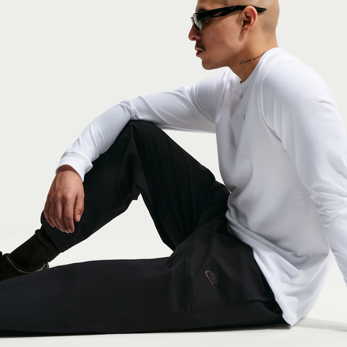 Мужские брюки Nike Club Men's Pants — фото 4