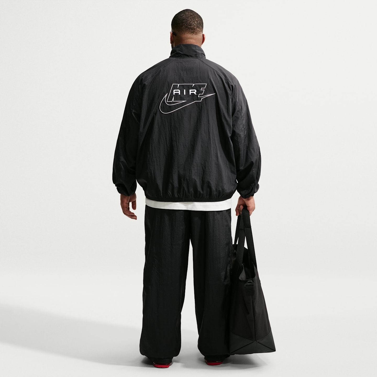 Мужские брюки Nike Air Men's Woven Track Pants — фото 11