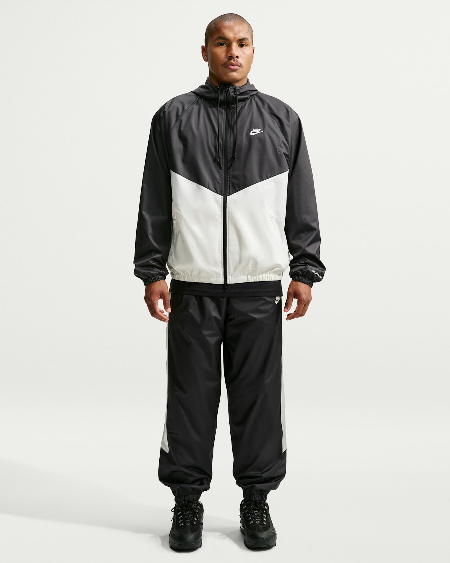 Мужские брюки Nike Windrunner Men's Lined Pants — фото 11