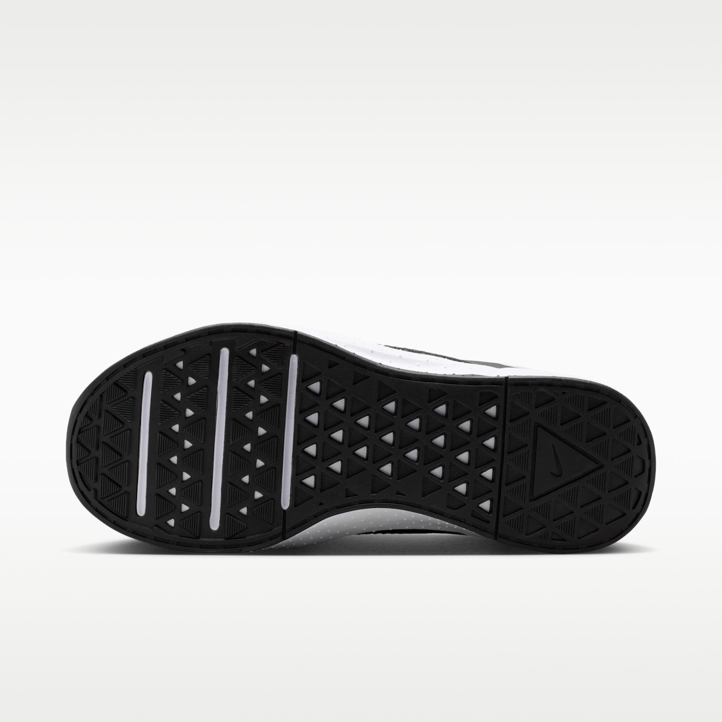 Женские кроссовки Nike MC Trainer 4 Women's Training Shoes — фото 2